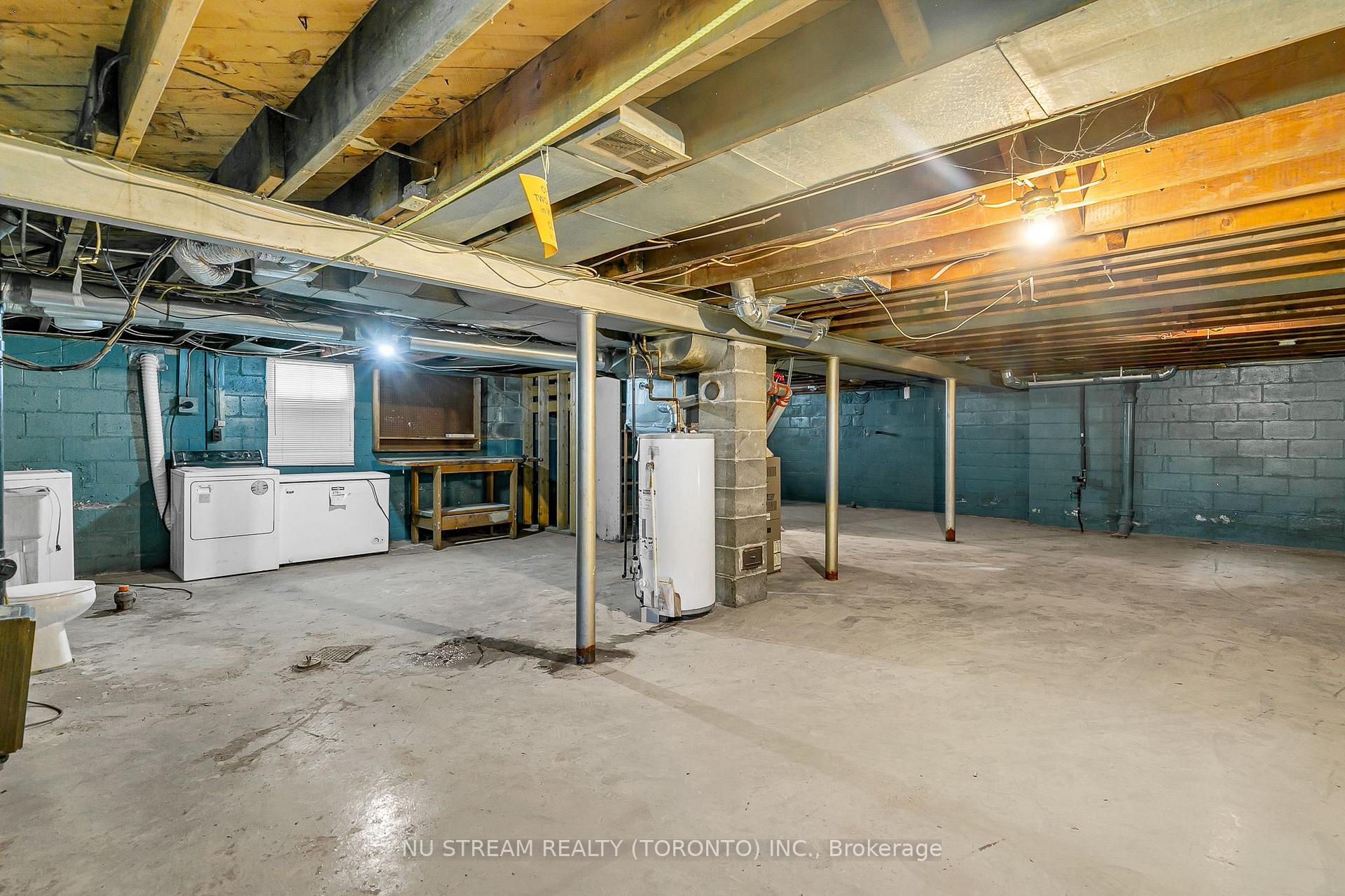Photo 13 of 688 Rosedale Avenue, Windsor — HOMEH