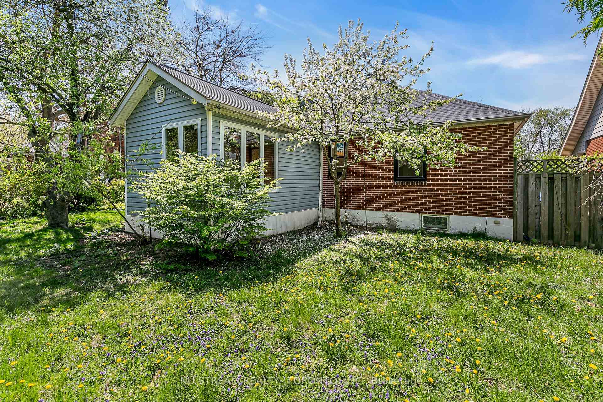 Photo 28 of 688 Rosedale Avenue, Windsor — HOMEH
