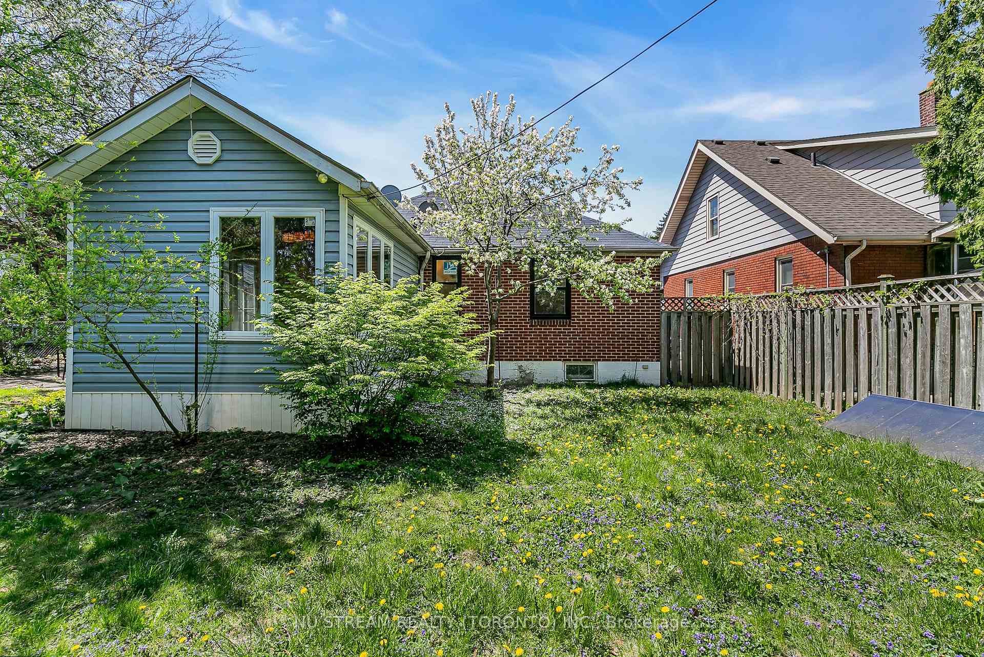 Photo 25 of 688 Rosedale Avenue, Windsor — HOMEH