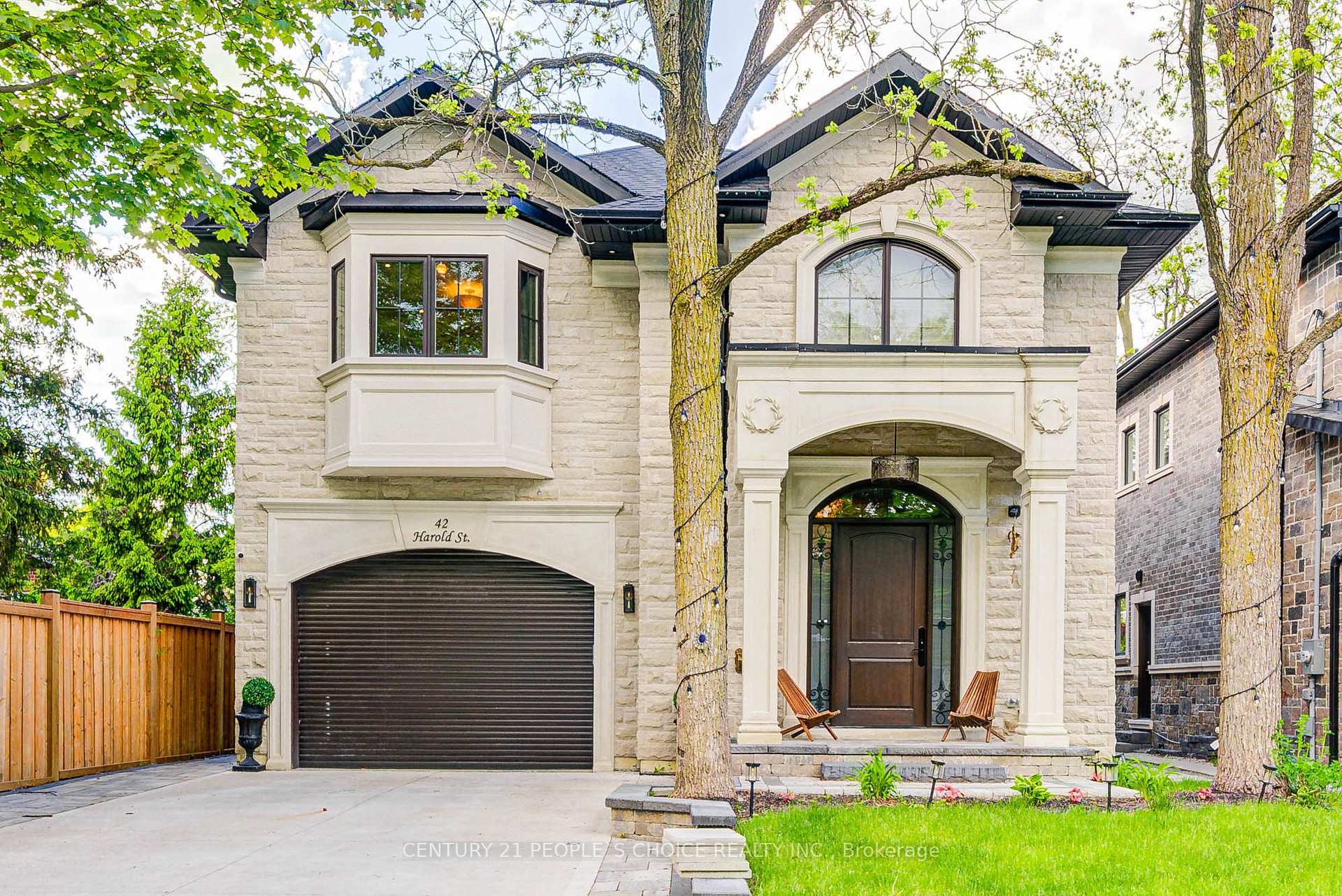 Photo 13 of 42 Harold Street, Brampton, Downtown Brampton — HOMEH