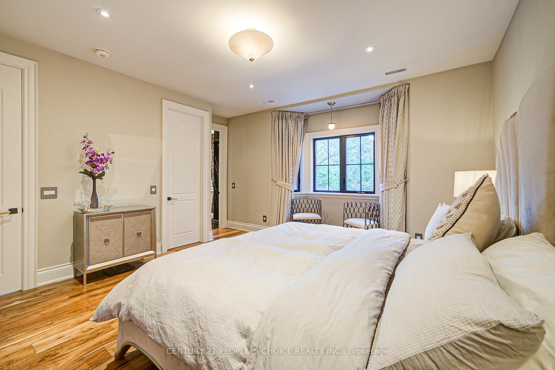 Photo 11 of 42 Harold Street, Brampton, Downtown Brampton — HOMEH