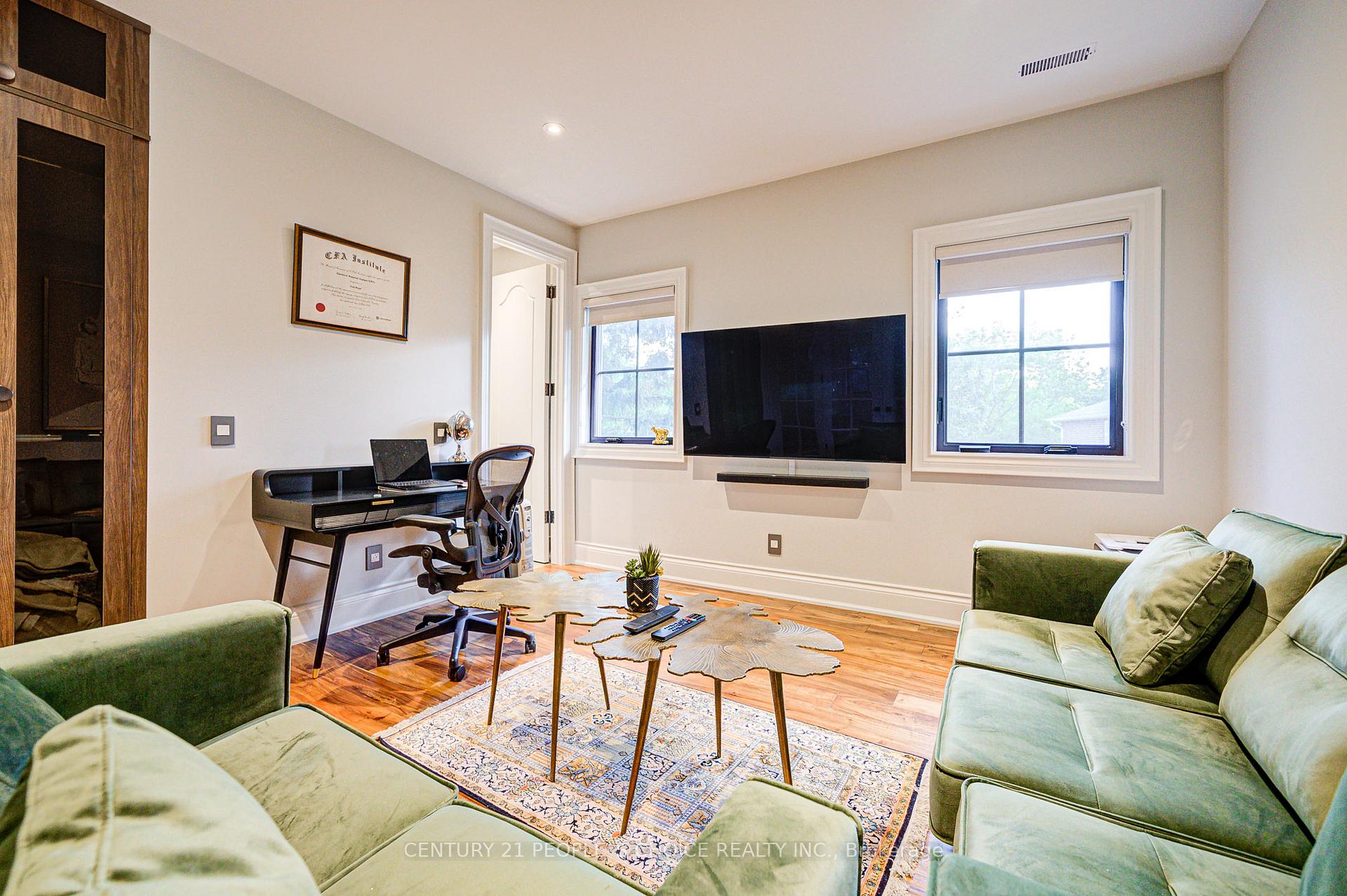 Photo 12 of 42 Harold Street, Brampton, Downtown Brampton — HOMEH