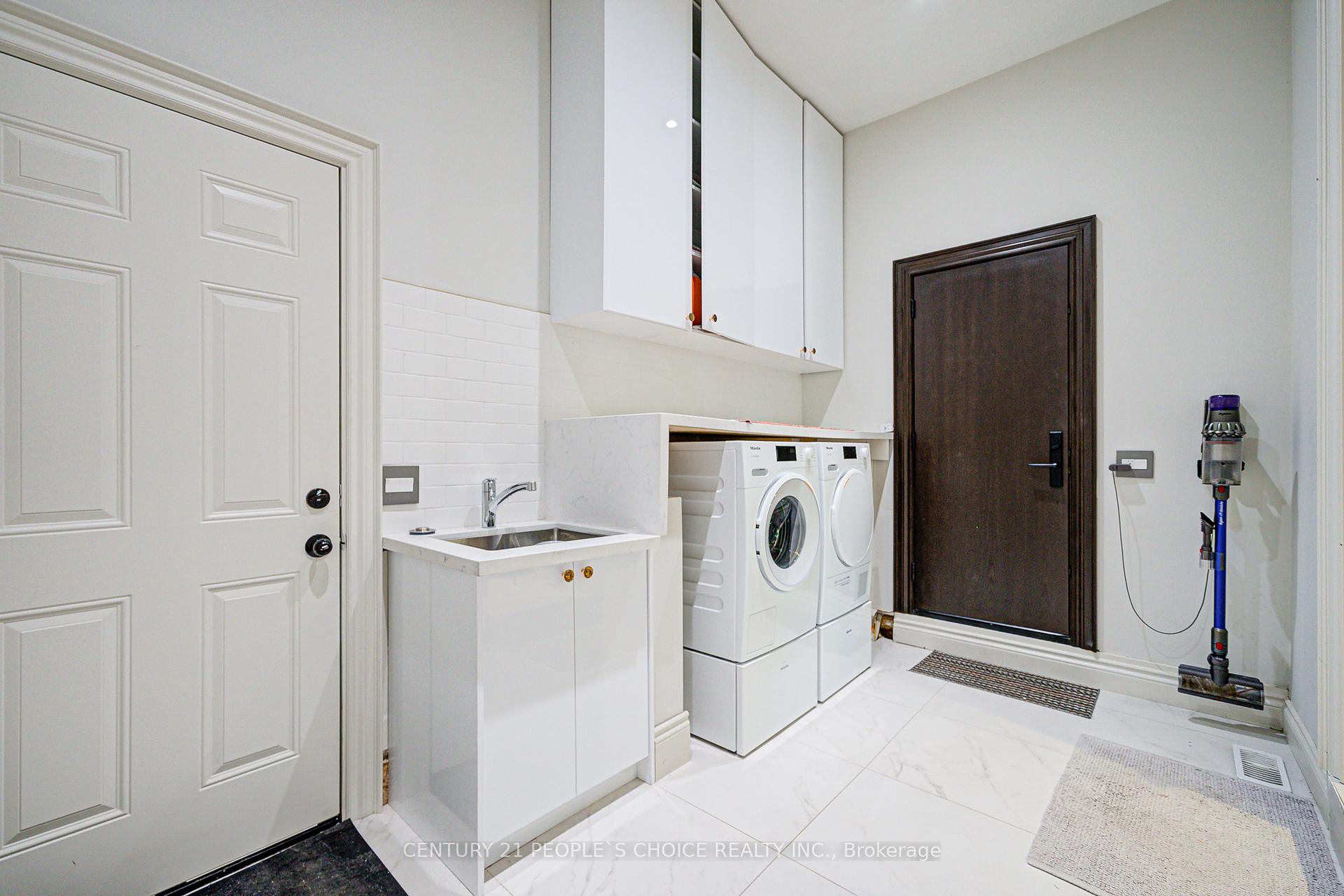 Photo 39 of 42 Harold Street, Brampton, Downtown Brampton — HOMEH