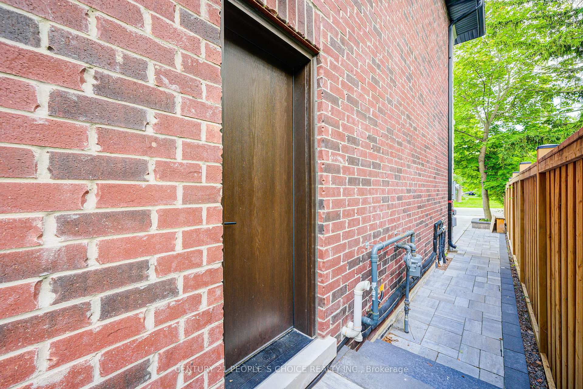 Photo 44 of 42 Harold Street, Brampton, Downtown Brampton — HOMEH