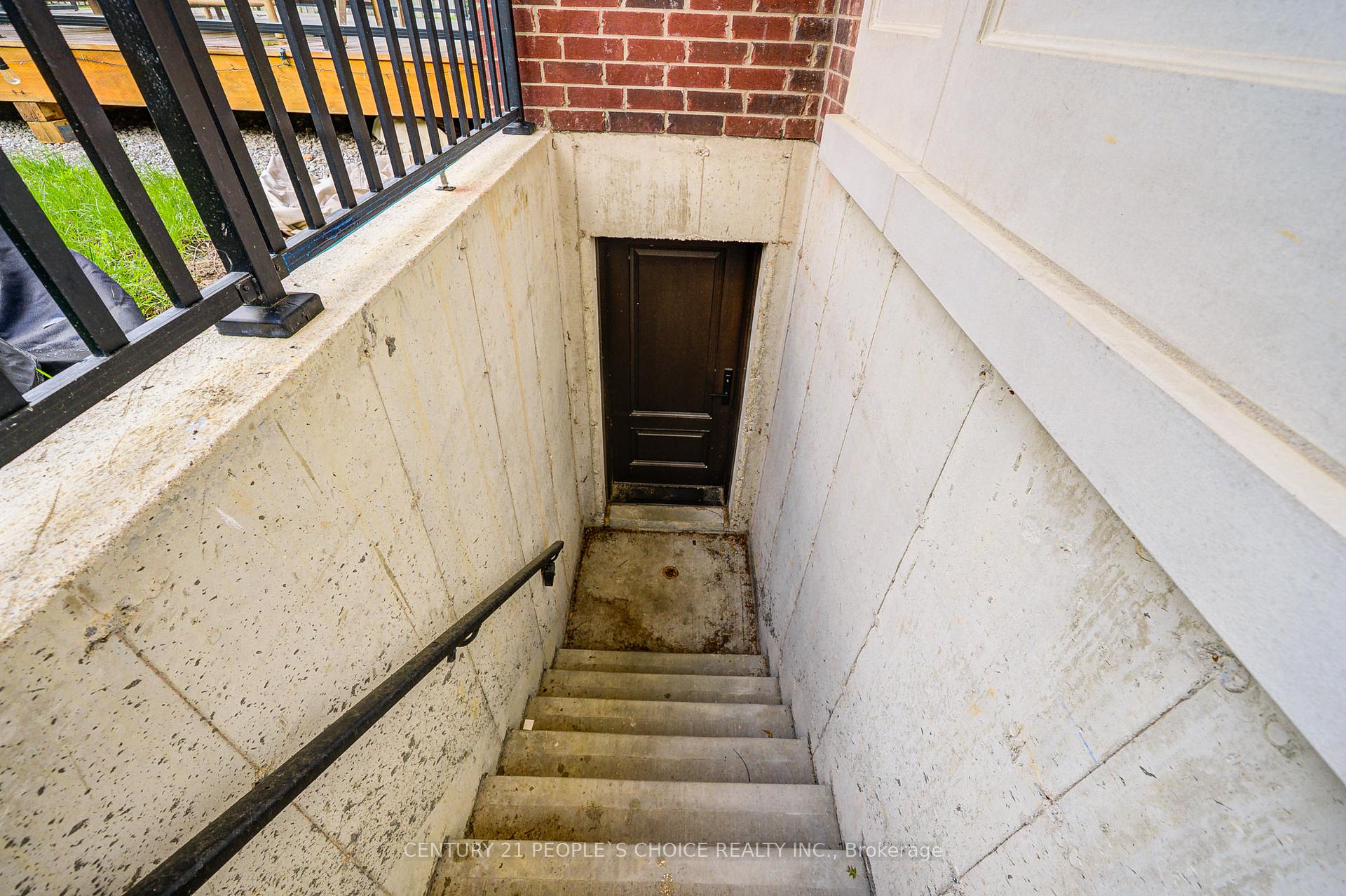Photo 43 of 42 Harold Street, Brampton, Downtown Brampton — HOMEH