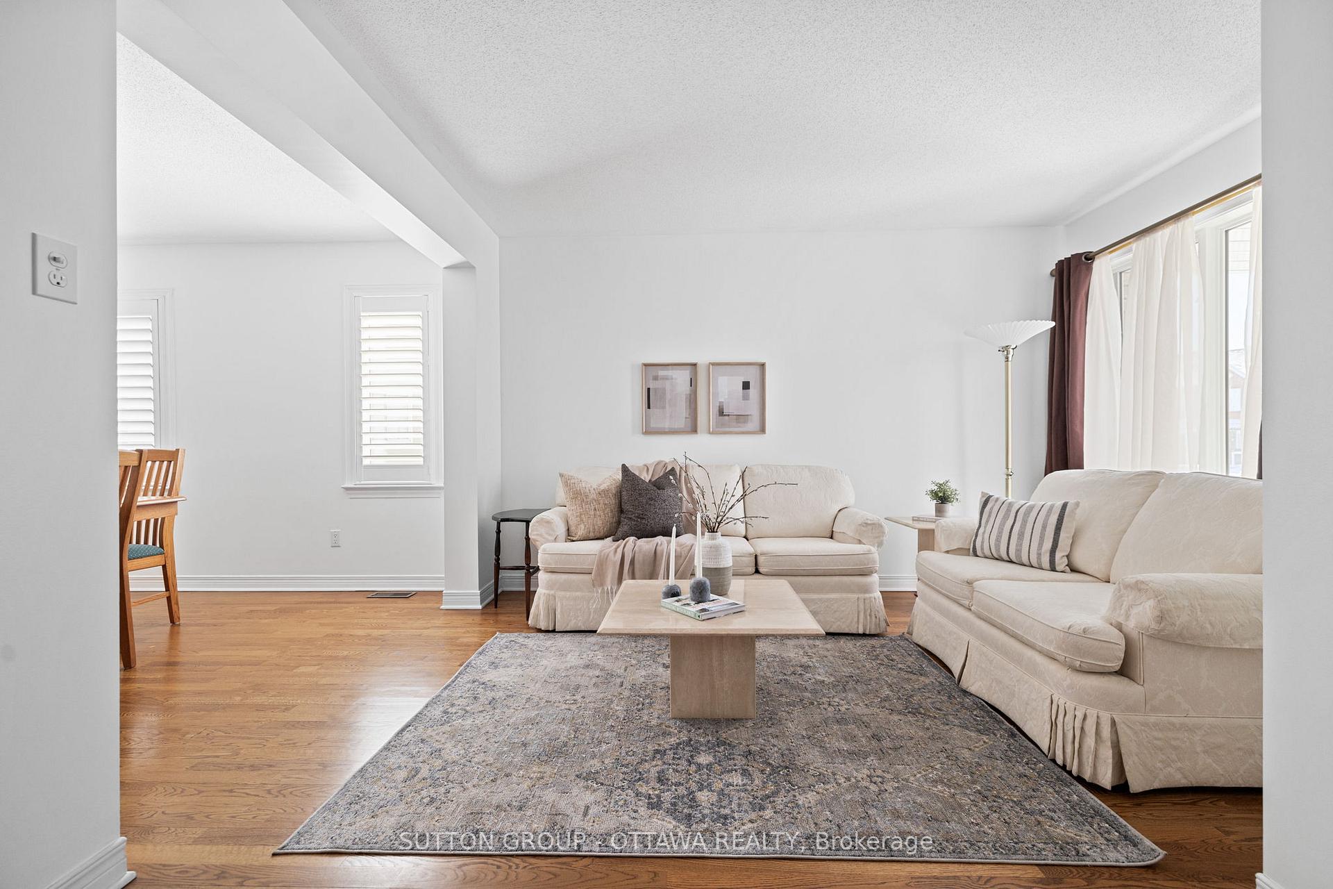 Photo 4 of 45 Redpath Drive, Ottawa, Barrhaven East — HOMEH