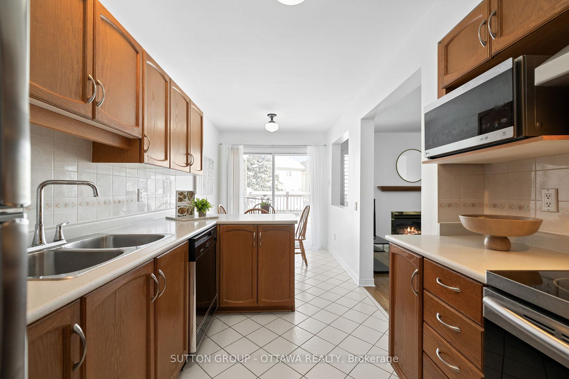 Photo 9 of 45 Redpath Drive, Ottawa, Barrhaven East — HOMEH