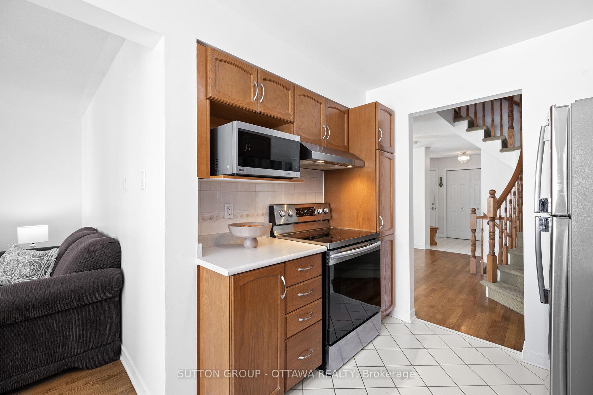 Photo 11 of 45 Redpath Drive, Ottawa, Barrhaven East — HOMEH