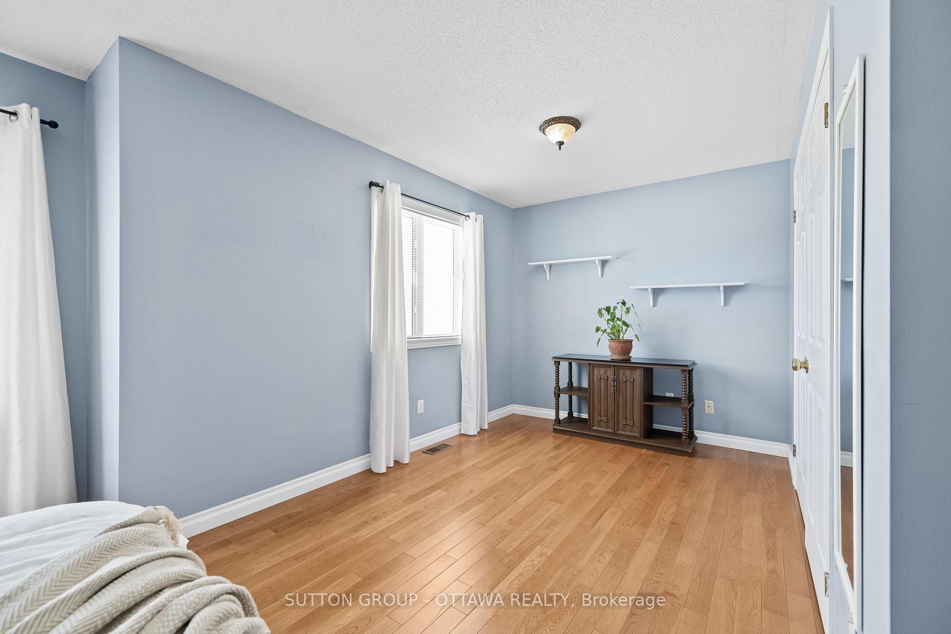 Photo 18 of 45 Redpath Drive, Ottawa, Barrhaven East — HOMEH