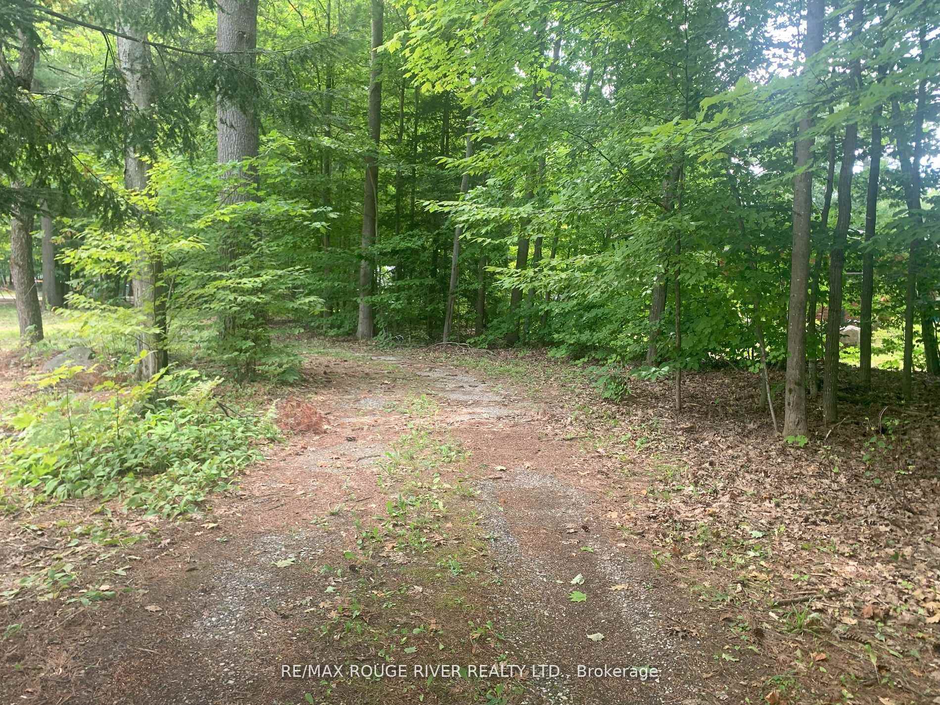 Photo 2 of 141 Oakwood Drive, Gravenhurst, Muskoka (S) — HOMEH
