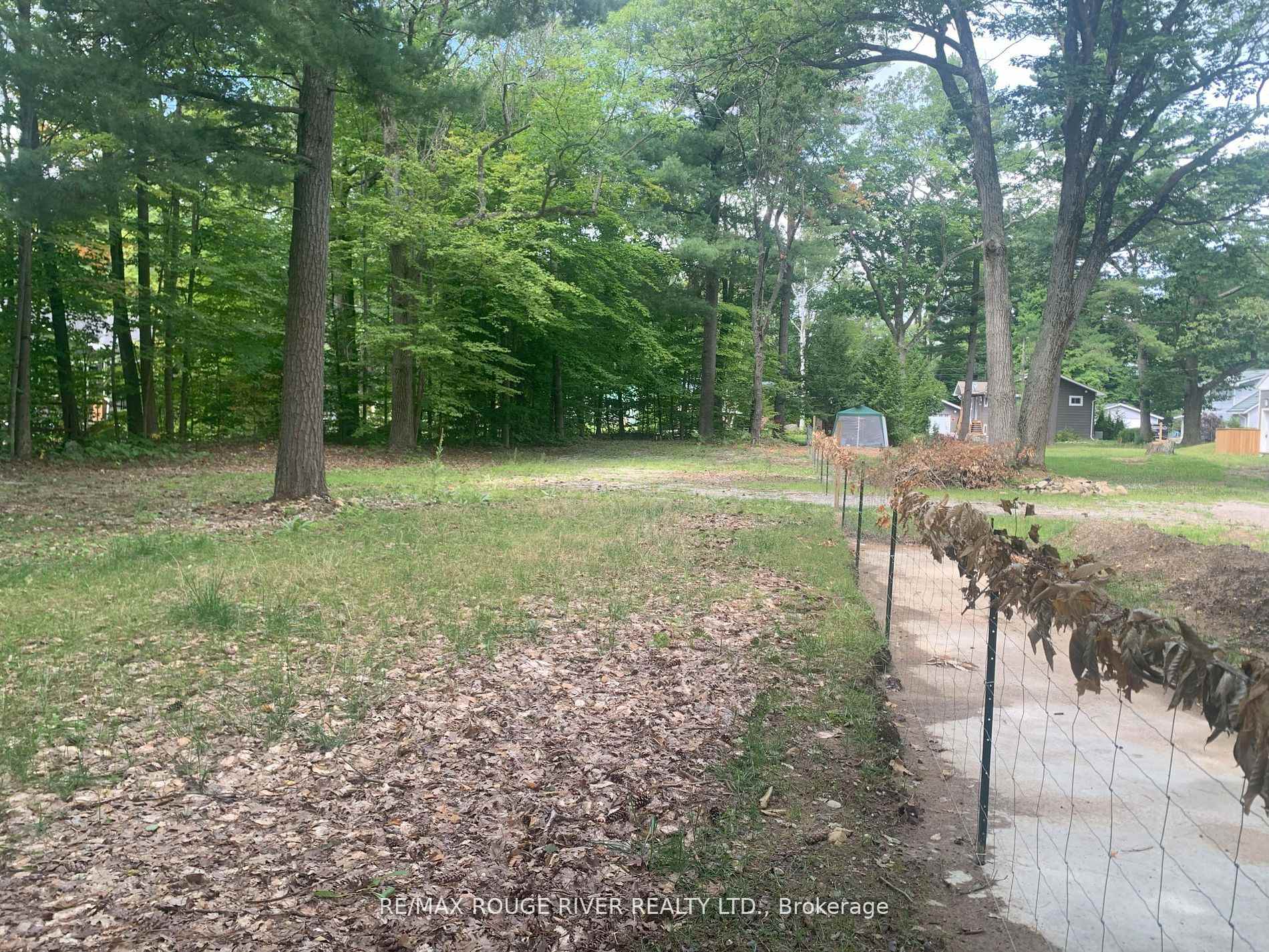 Photo 5 of 141 Oakwood Drive, Gravenhurst, Muskoka (S) — HOMEH