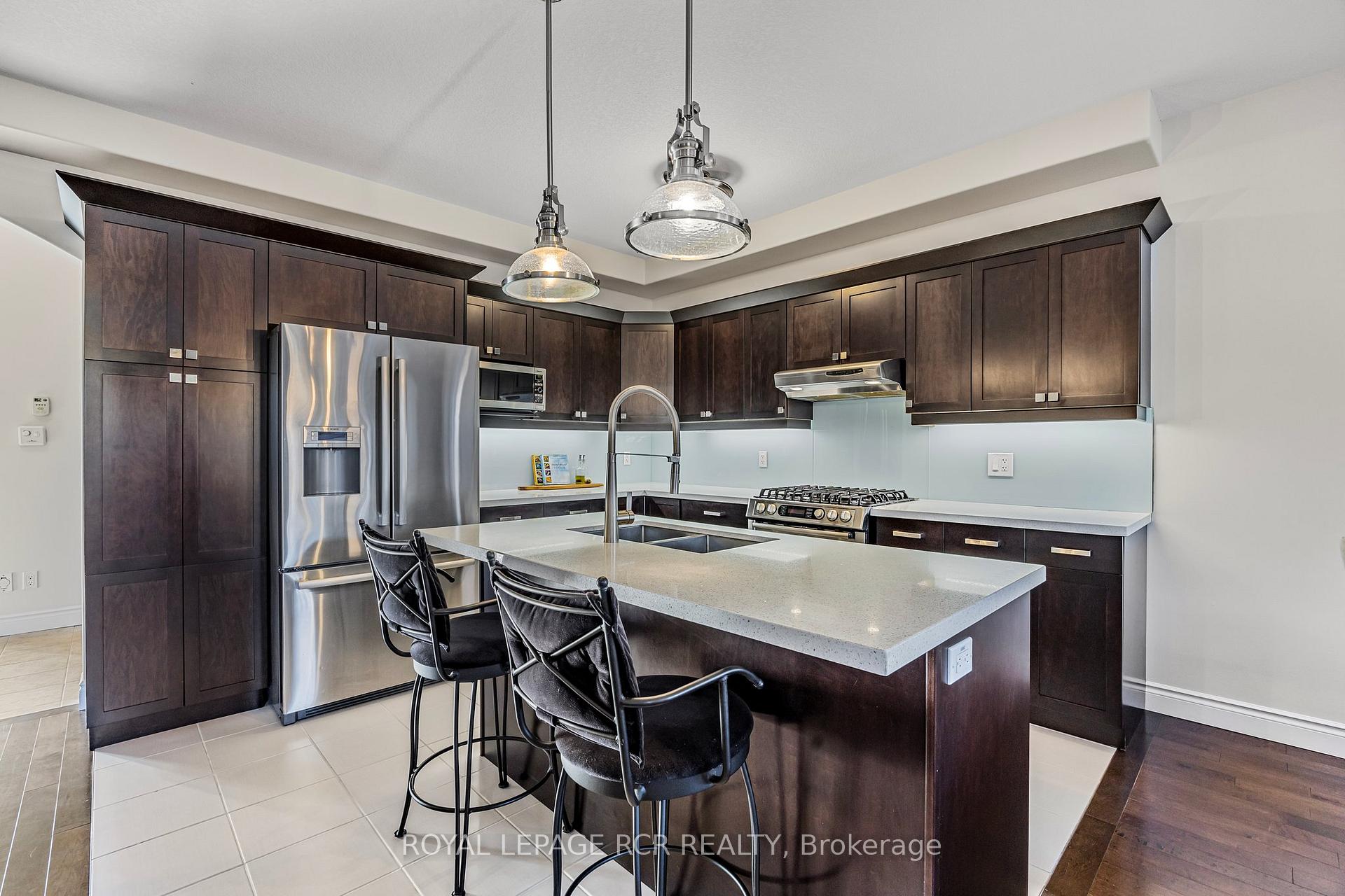 Photo 4 of 10 Irwin Crescent, New Tecumseth, Alliston — HOMEH