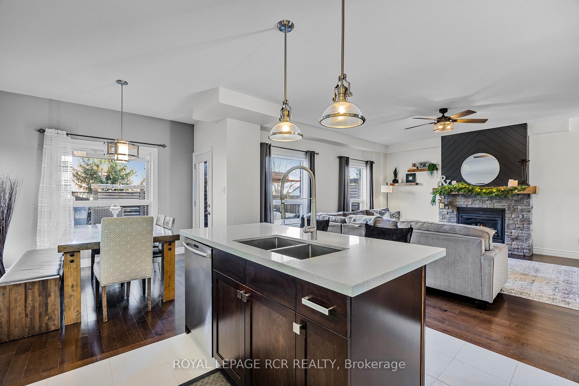 Photo 5 of 10 Irwin Crescent, New Tecumseth, Alliston — HOMEH