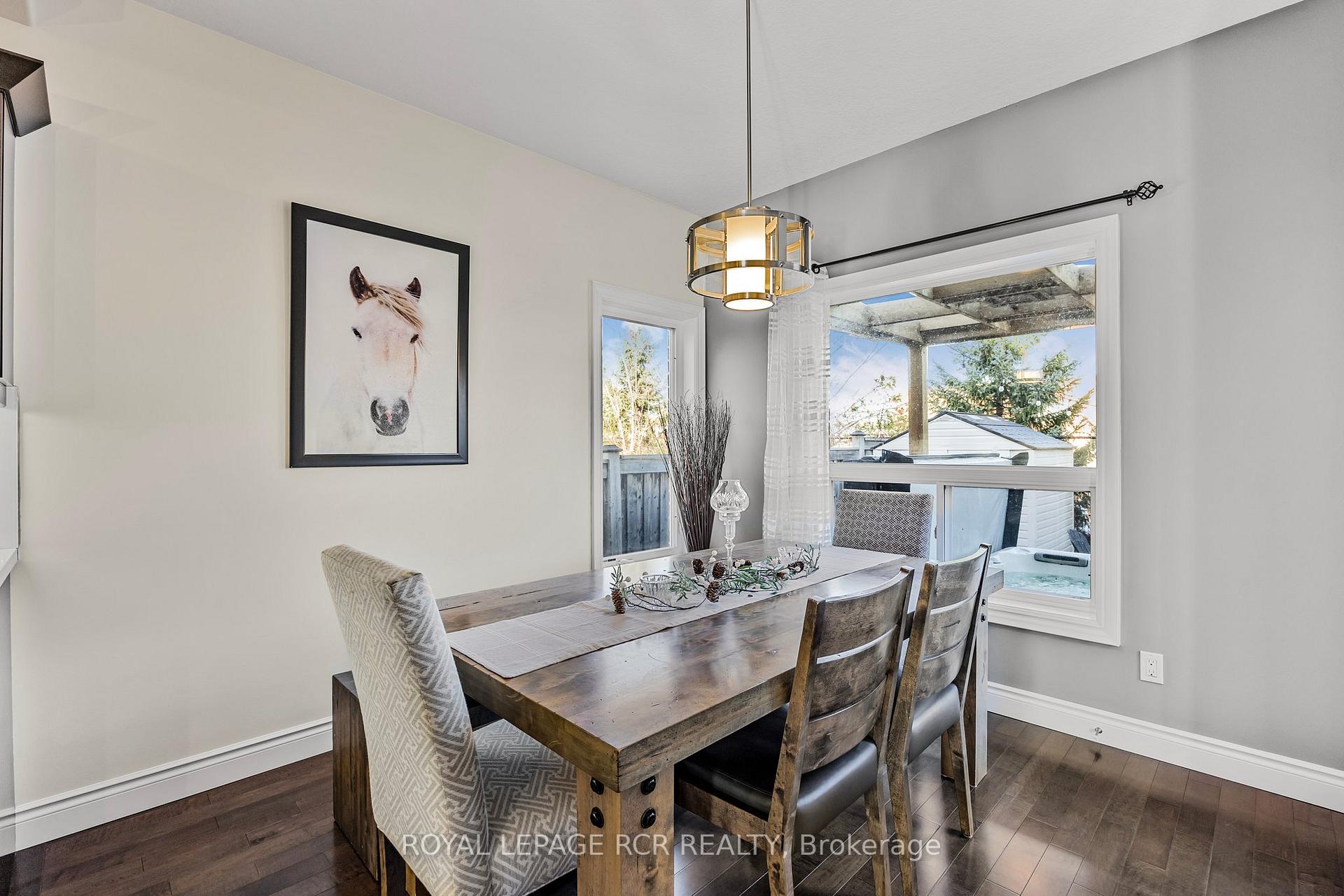 Photo 11 of 10 Irwin Crescent, New Tecumseth, Alliston — HOMEH