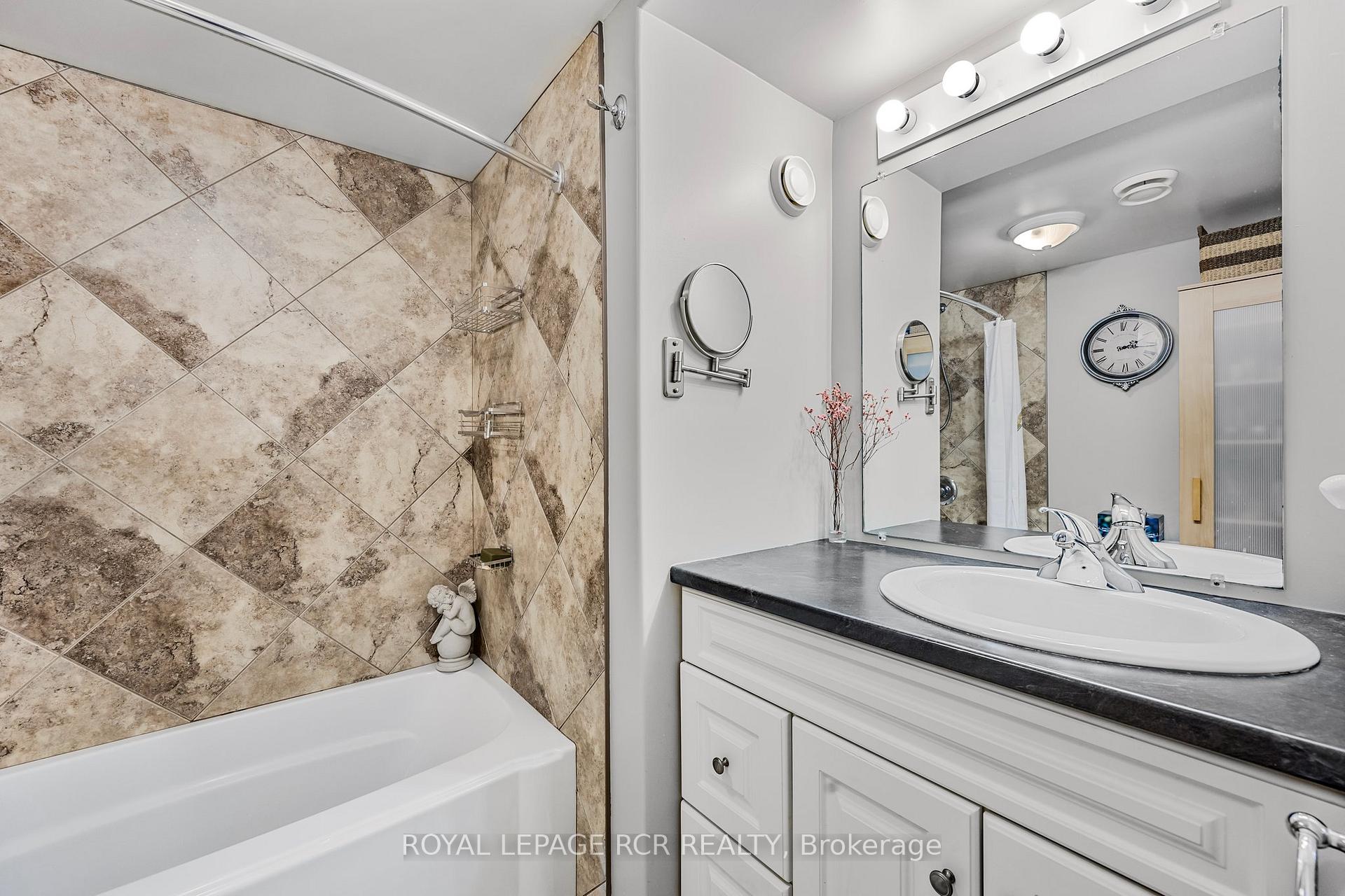 Photo 37 of 10 Irwin Crescent, New Tecumseth, Alliston — HOMEH