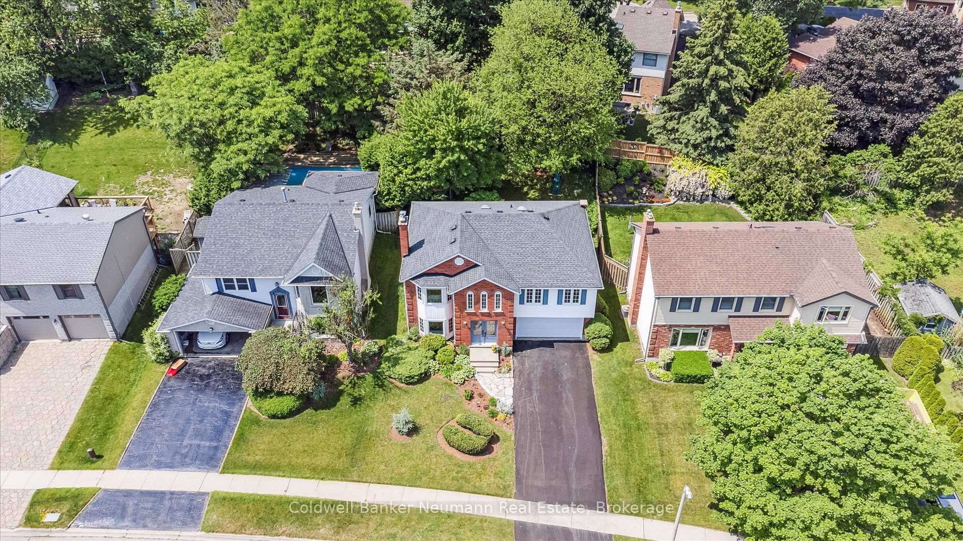 Photo 4 of 396 Ironwood Road, Guelph, Kortright West — HOMEH