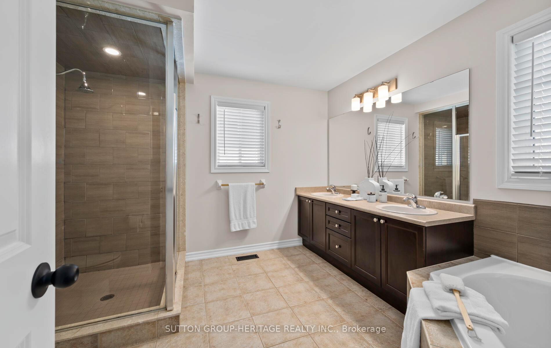 Photo 21 of 198 Honeyman Drive, Clarington, Bowmanville — HOMEH
