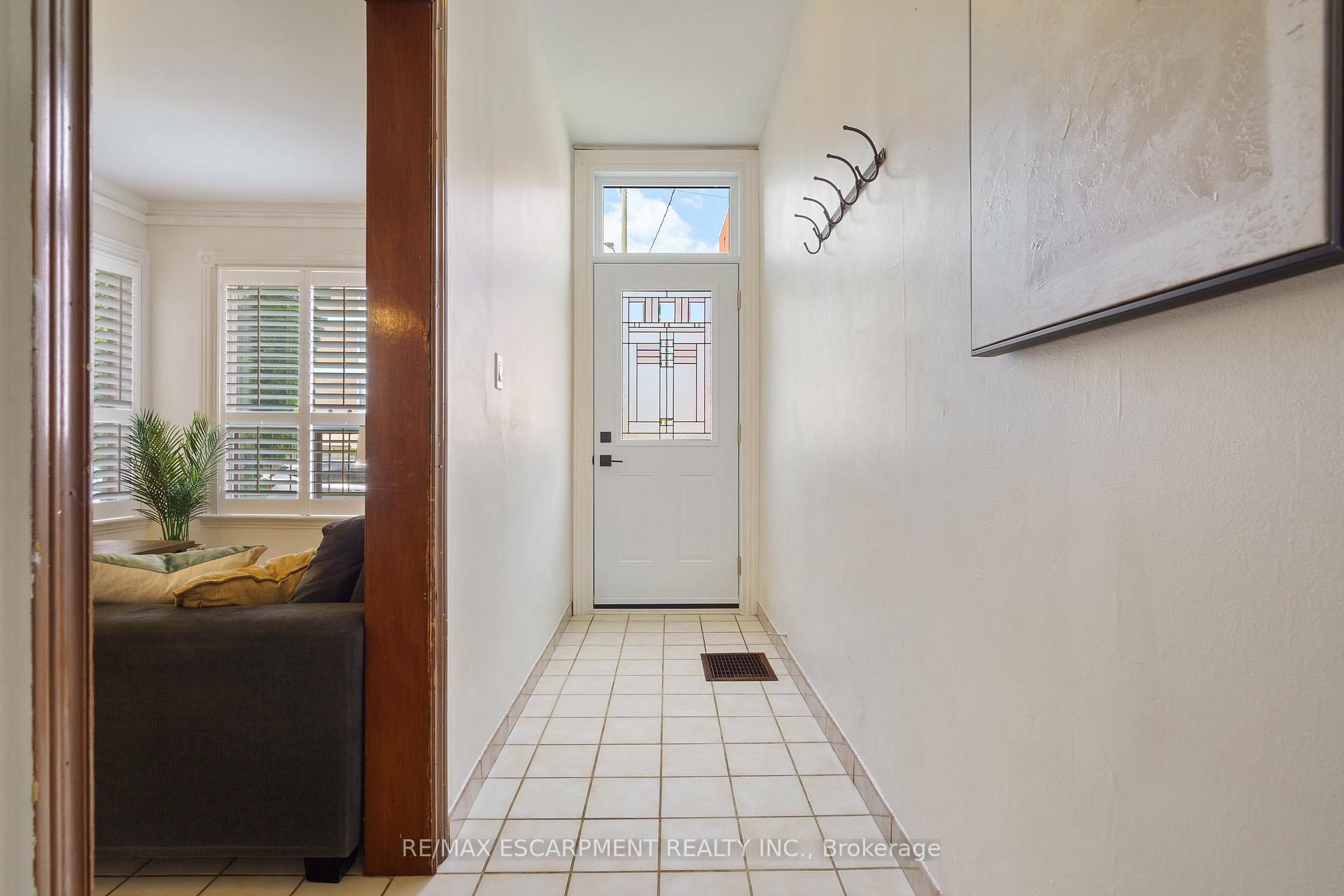 Photo 2 of 22 Aikman Avenue, Hamilton, Gibson — HOMEH