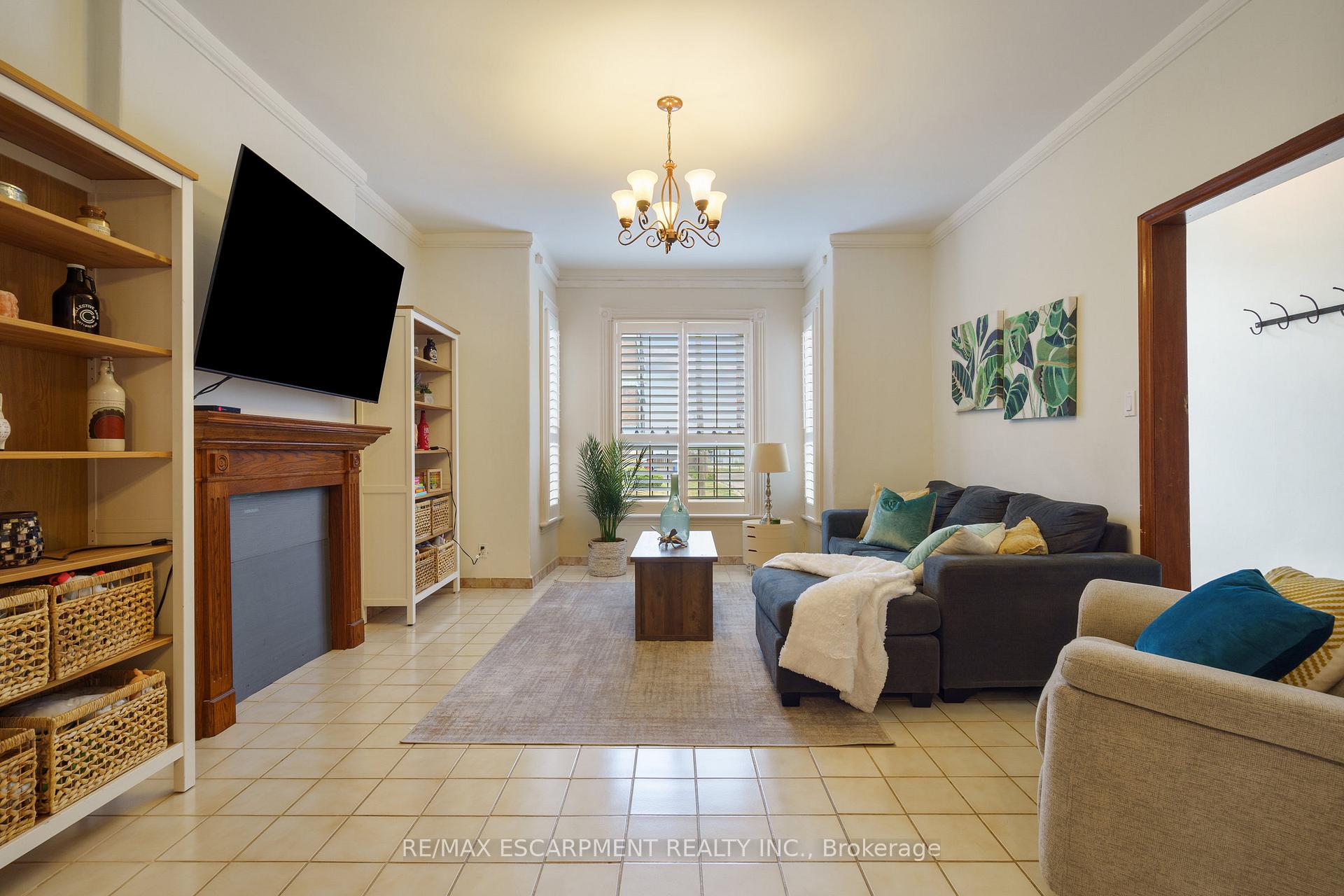 Photo 12 of 22 Aikman Avenue, Hamilton, Gibson — HOMEH