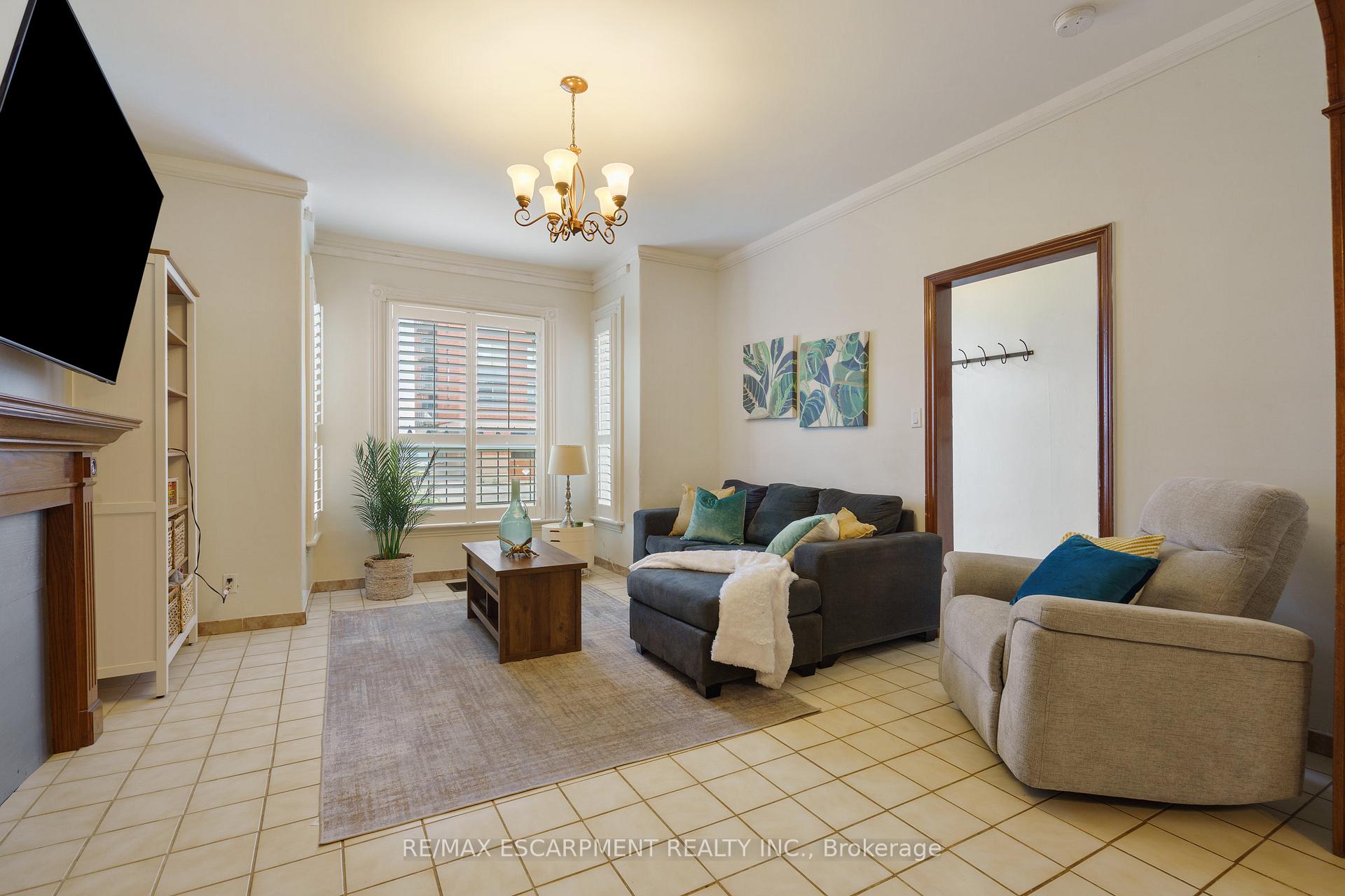 Photo 3 of 22 Aikman Avenue, Hamilton, Gibson — HOMEH