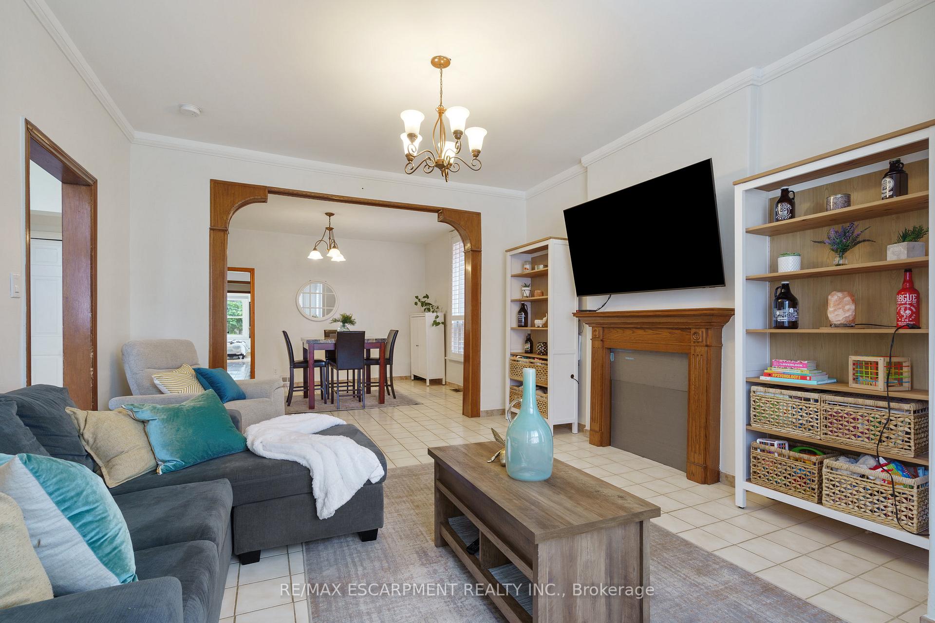Photo 8 of 22 Aikman Avenue, Hamilton, Gibson — HOMEH