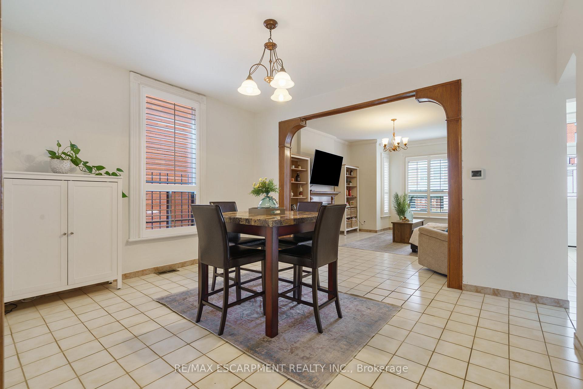 Photo 14 of 22 Aikman Avenue, Hamilton, Gibson — HOMEH