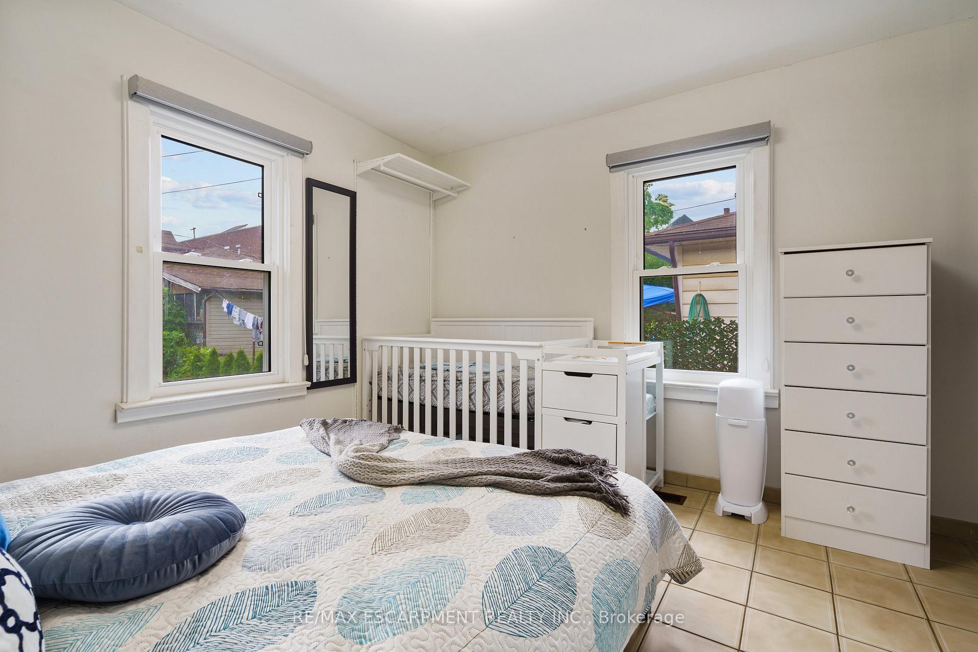 Photo 24 of 22 Aikman Avenue, Hamilton, Gibson — HOMEH