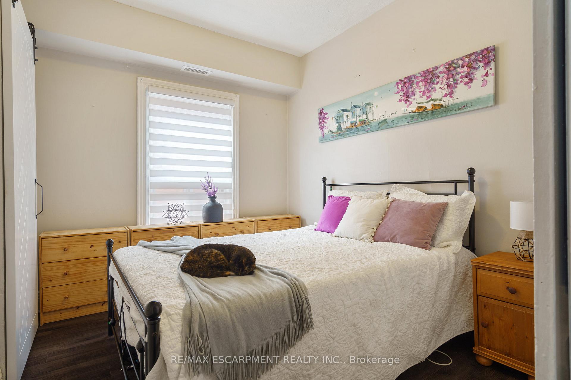 Photo 17 of 22 Aikman Avenue, Hamilton, Gibson — HOMEH