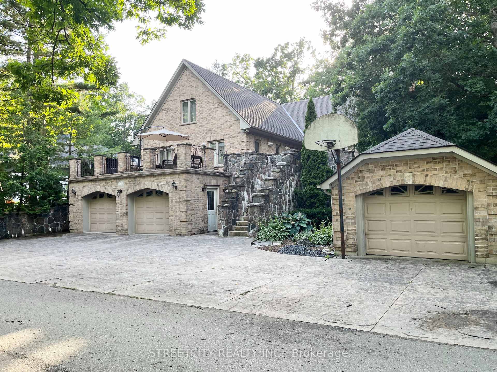 Front of 17 Summit Avenue