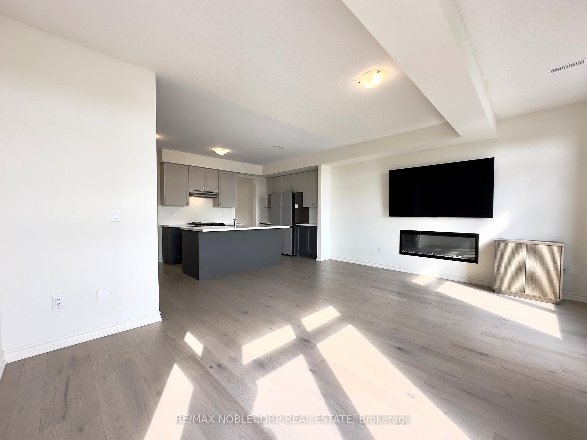 Photo 17 of 31 Holyrood Crescent, Vaughan, Kleinburg — HOMEH