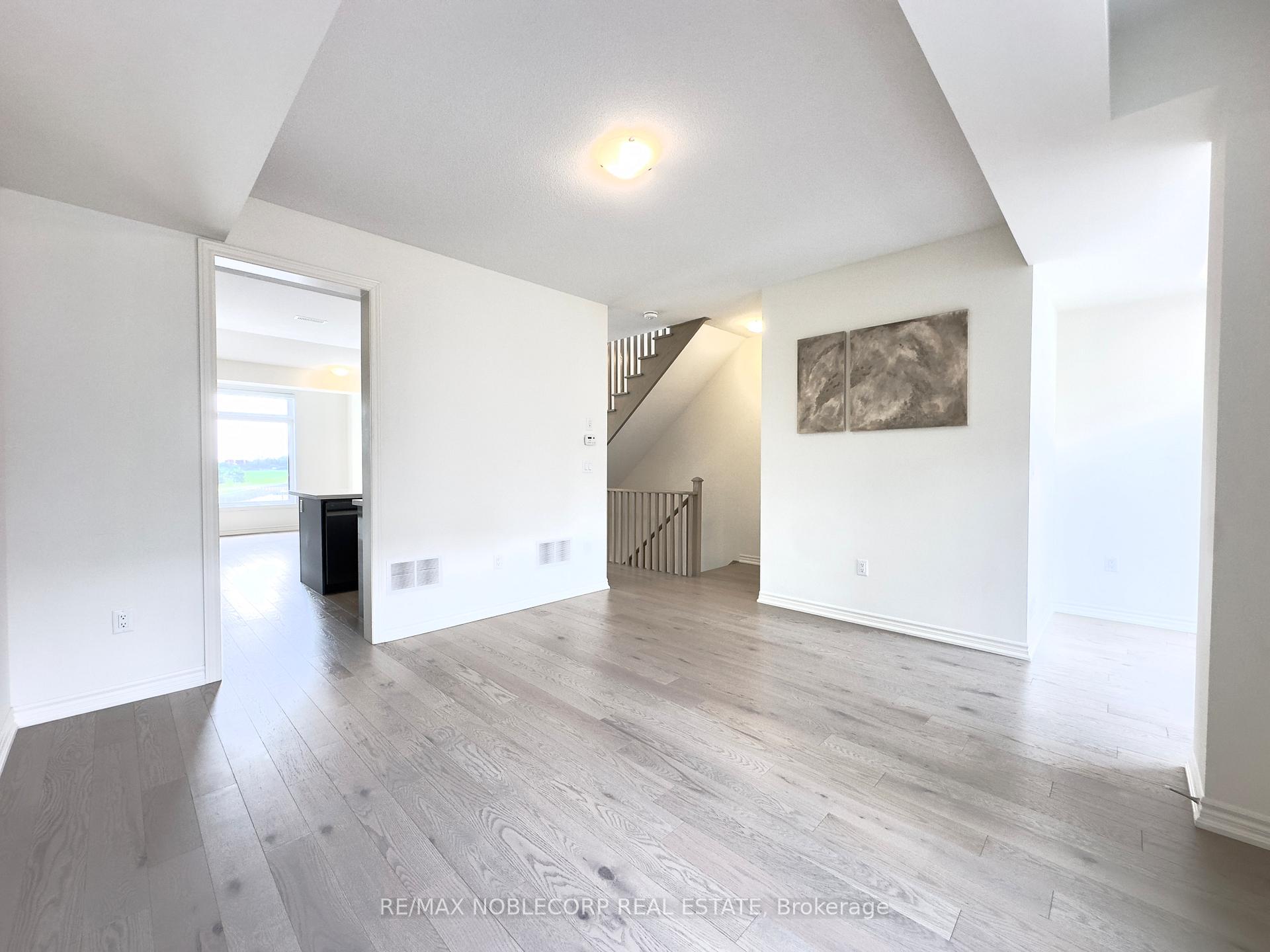 Photo 34 of 31 Holyrood Crescent, Vaughan, Kleinburg — HOMEH