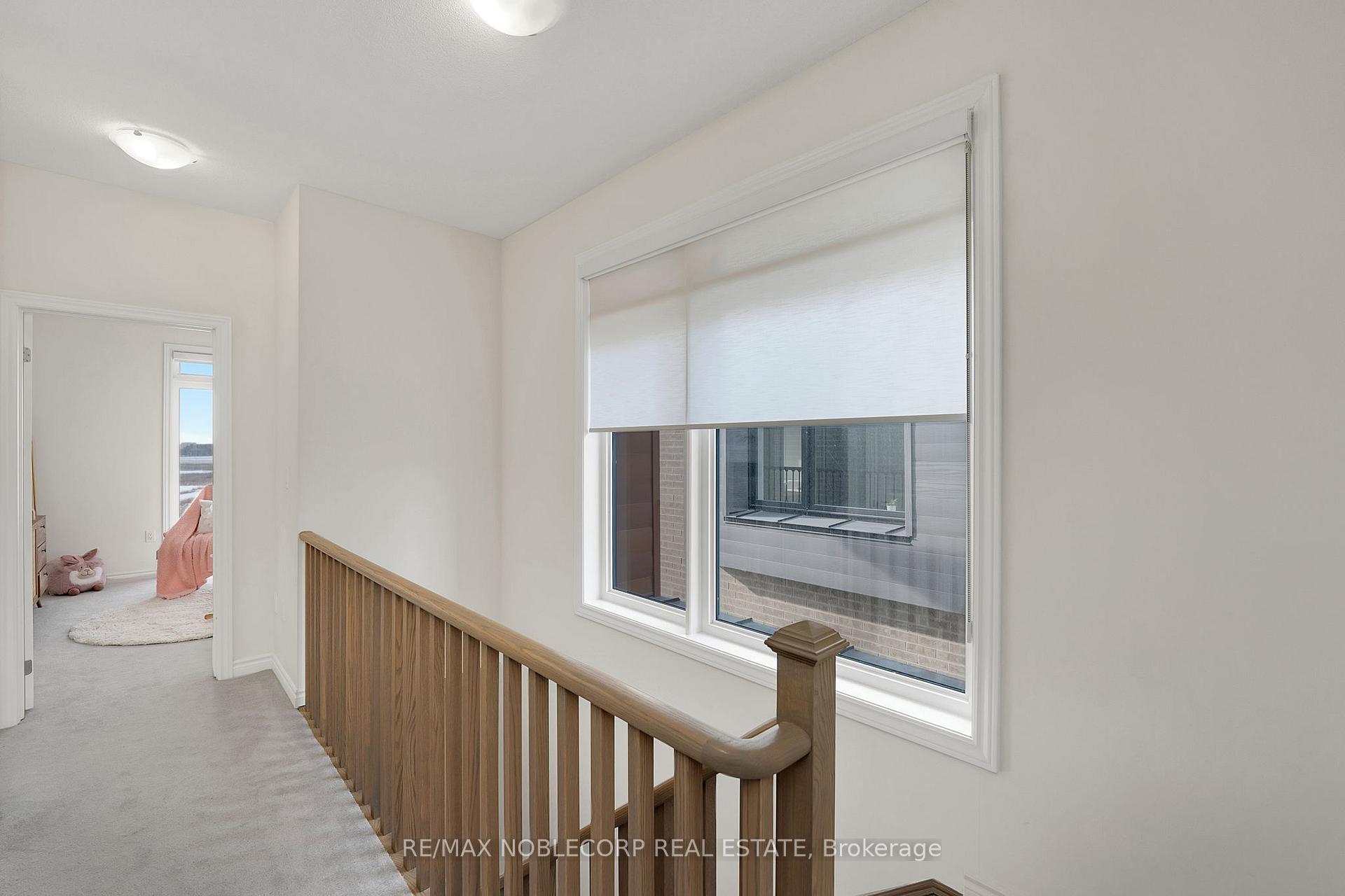 Photo 19 of 31 Holyrood Crescent, Vaughan, Kleinburg — HOMEH