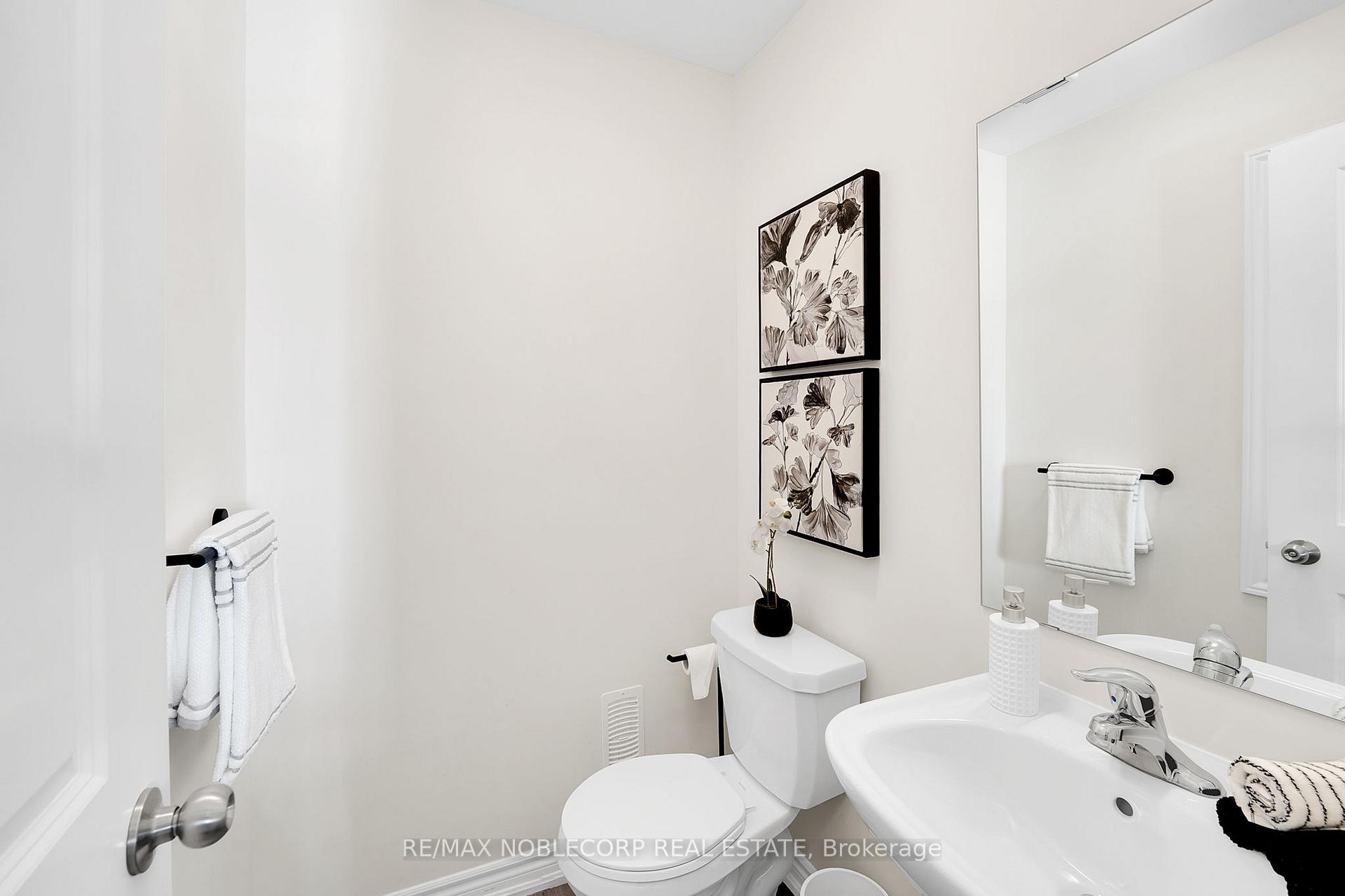 Photo 25 of 31 Holyrood Crescent, Vaughan, Kleinburg — HOMEH