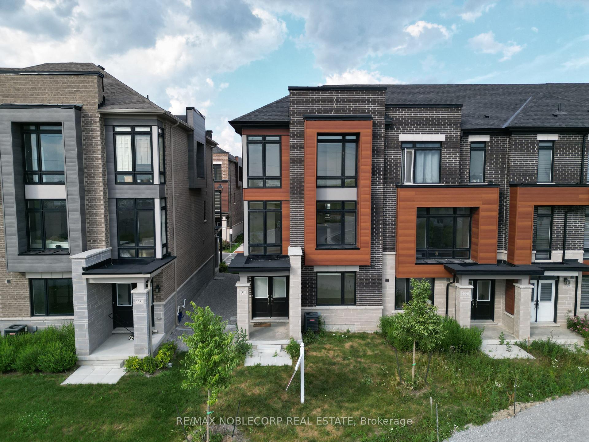 Photo 42 of 31 Holyrood Crescent, Vaughan, Kleinburg — HOMEH