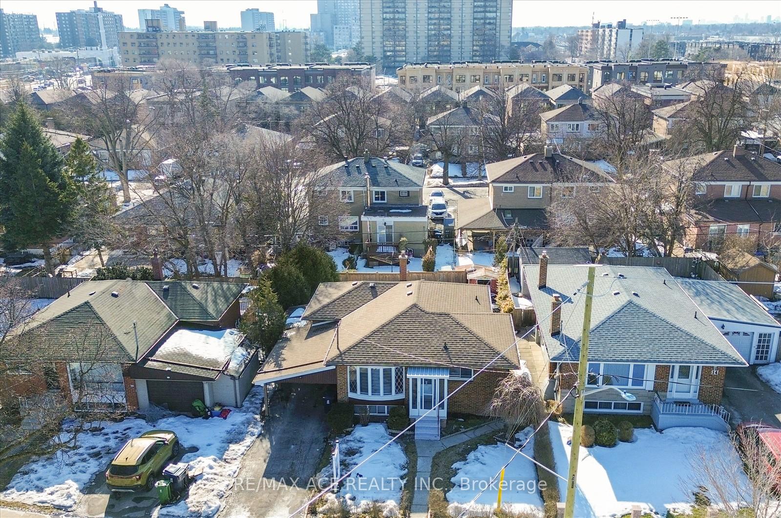 Photo 11 of 16 Roseglor Crescent, Scarborough, Bendale — HOMEH