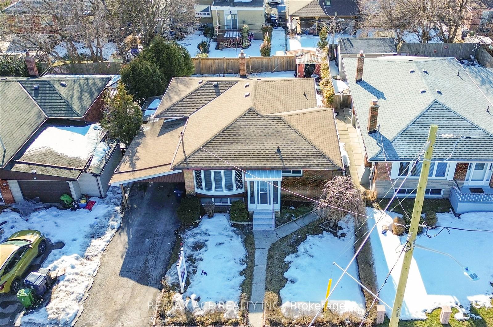 Photo 26 of 16 Roseglor Crescent, Scarborough, Bendale — HOMEH
