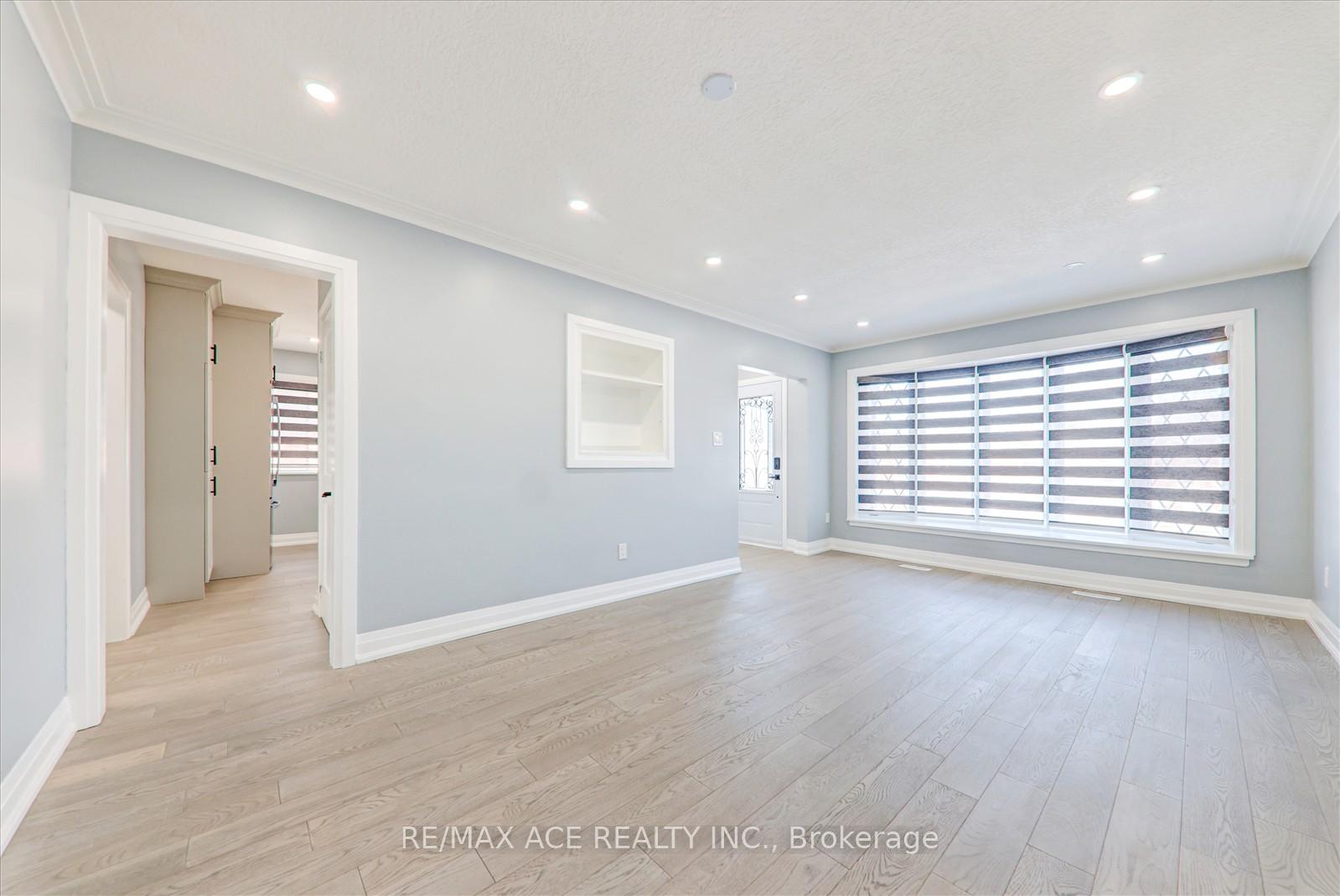 Photo 7 of 16 Roseglor Crescent, Scarborough, Bendale — HOMEH