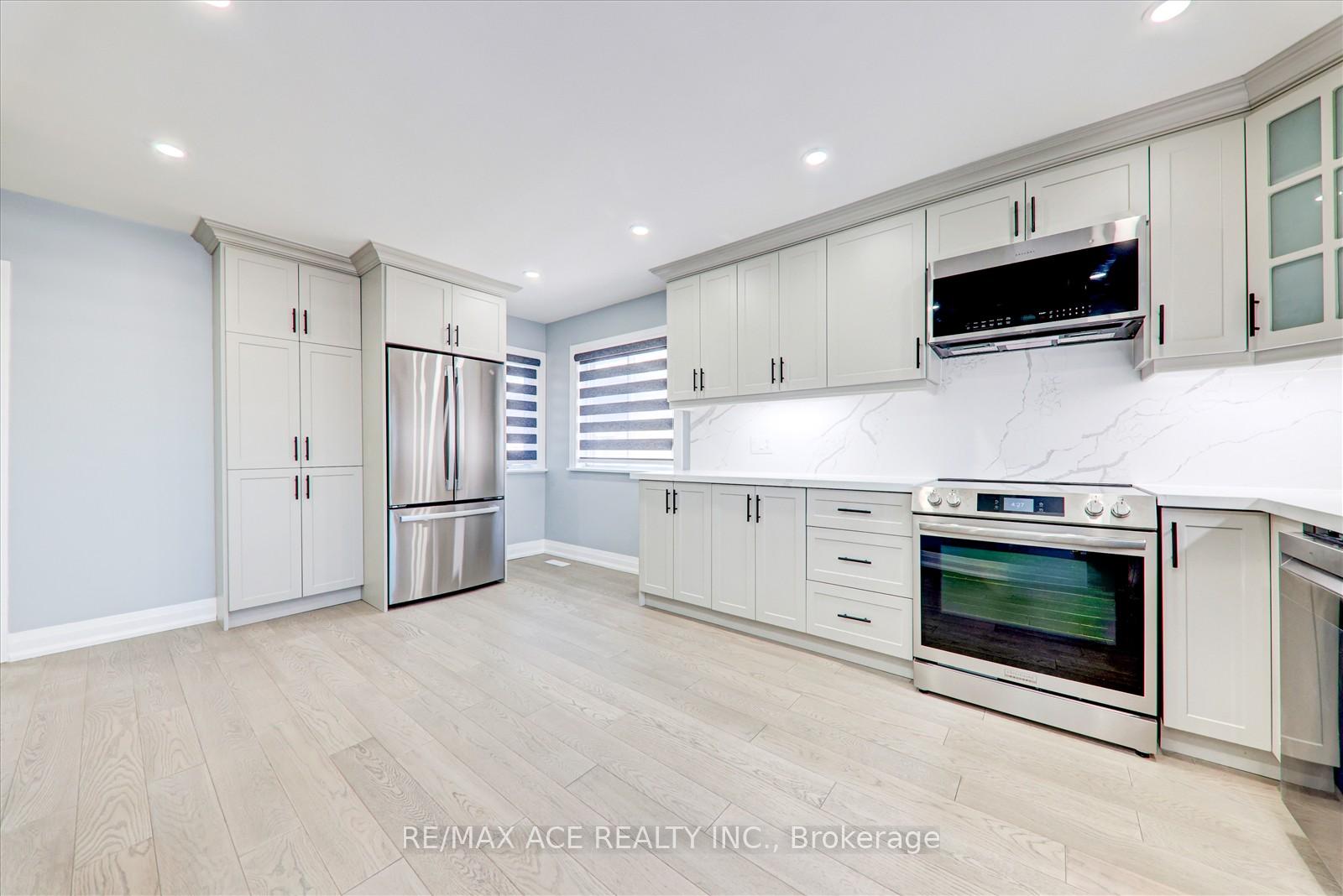 Photo 23 of 16 Roseglor Crescent, Scarborough, Bendale — HOMEH