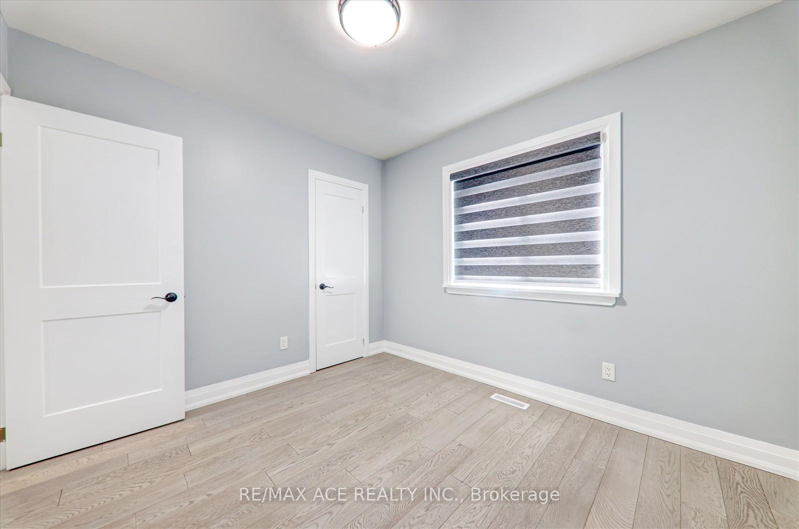 Photo 17 of 16 Roseglor Crescent, Scarborough, Bendale — HOMEH