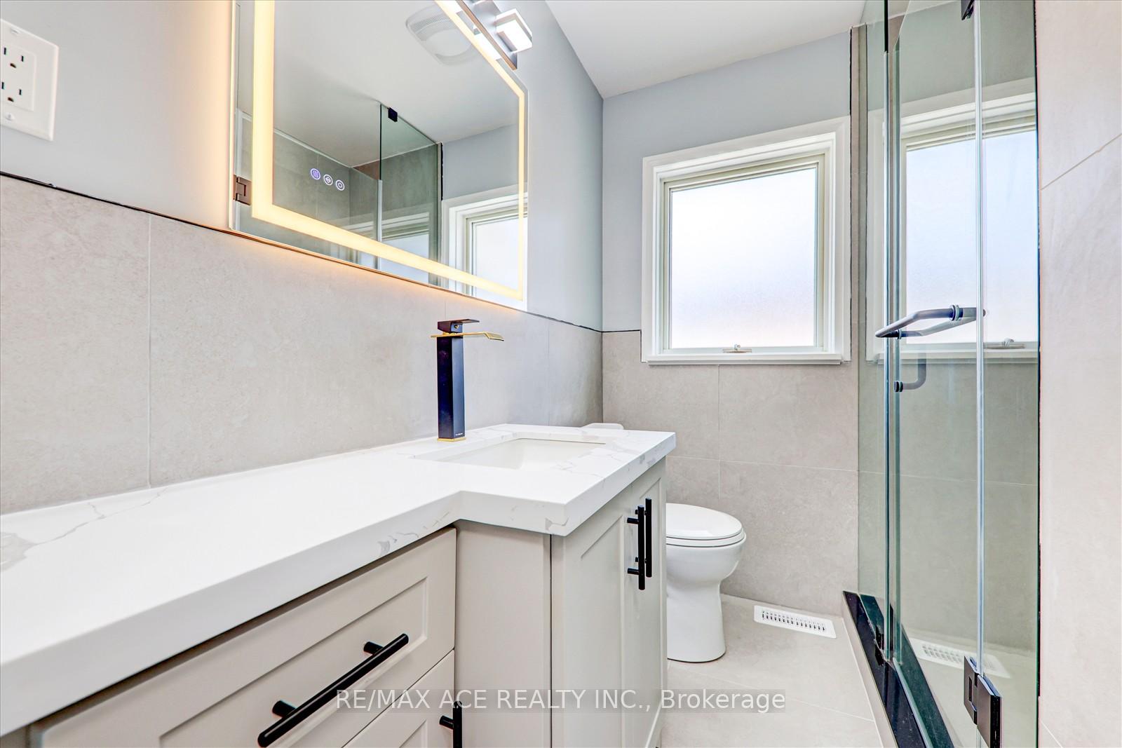 Photo 8 of 16 Roseglor Crescent, Scarborough, Bendale — HOMEH