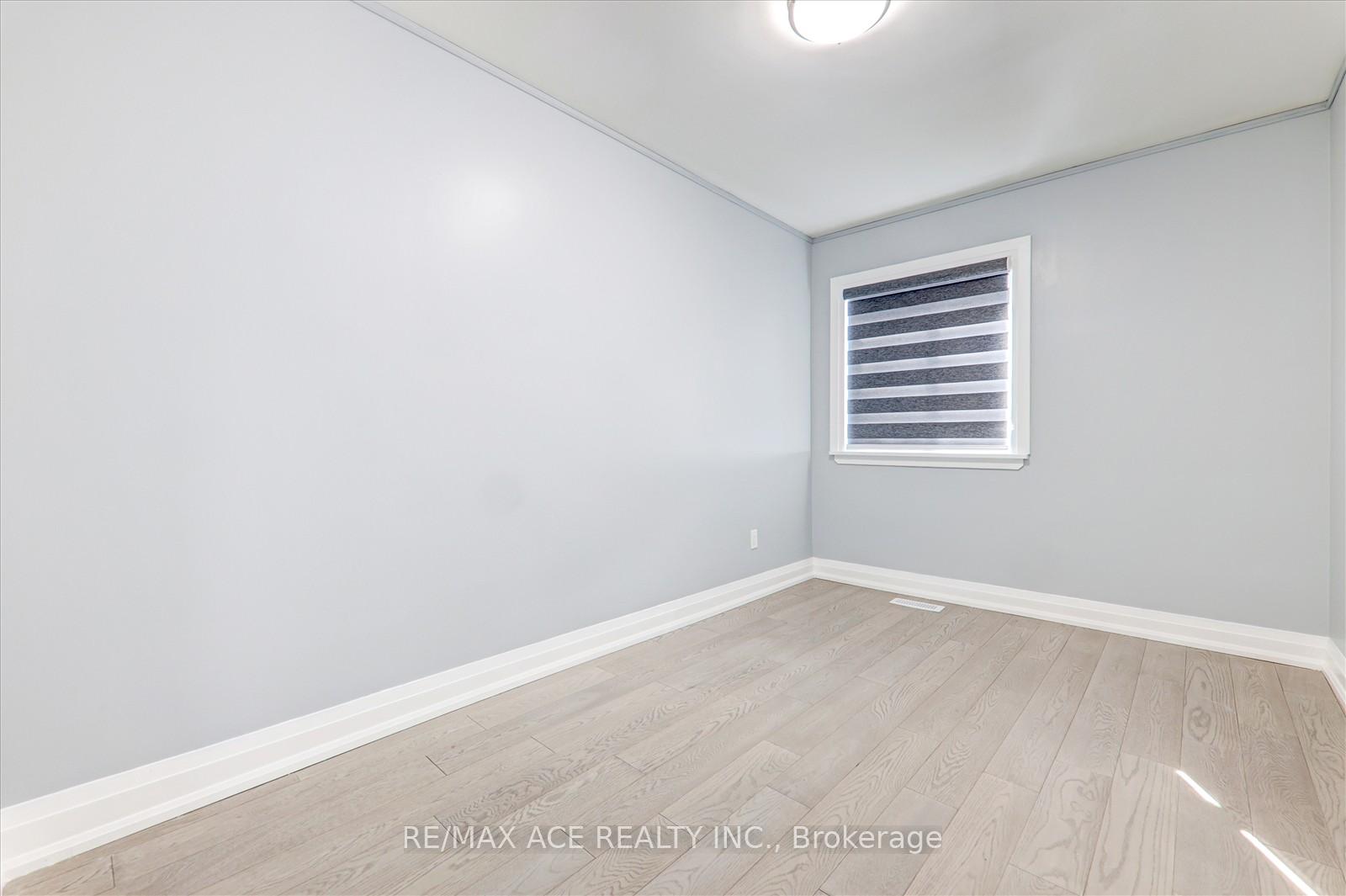Photo 12 of 16 Roseglor Crescent, Scarborough, Bendale — HOMEH