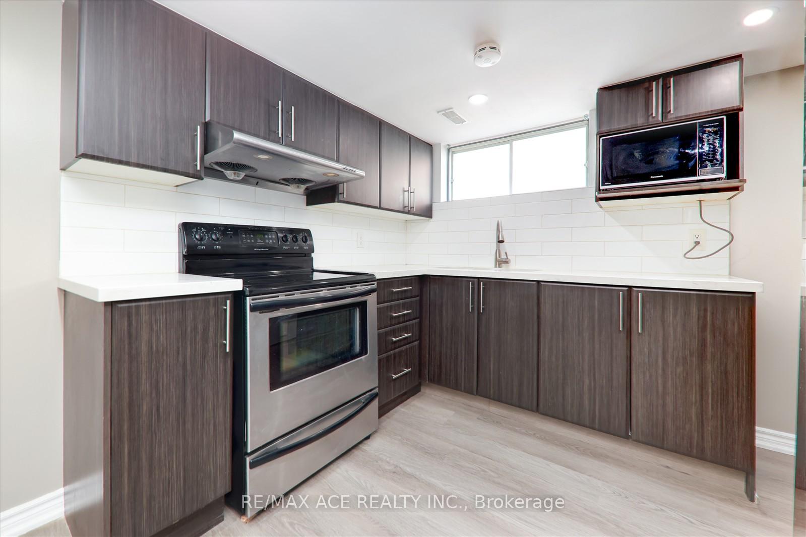 Photo 36 of 16 Roseglor Crescent, Scarborough, Bendale — HOMEH