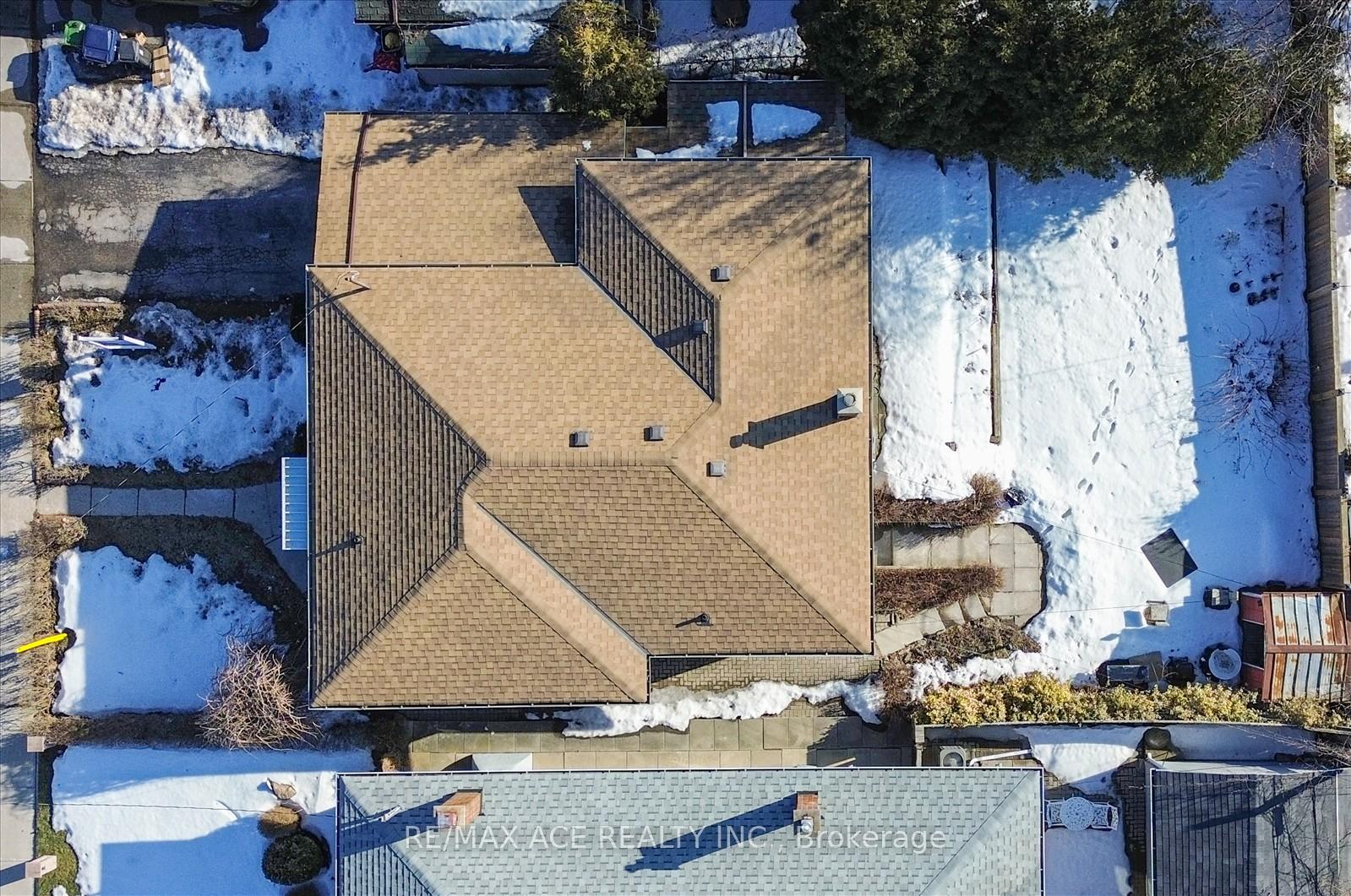 Photo 34 of 16 Roseglor Crescent, Scarborough, Bendale — HOMEH
