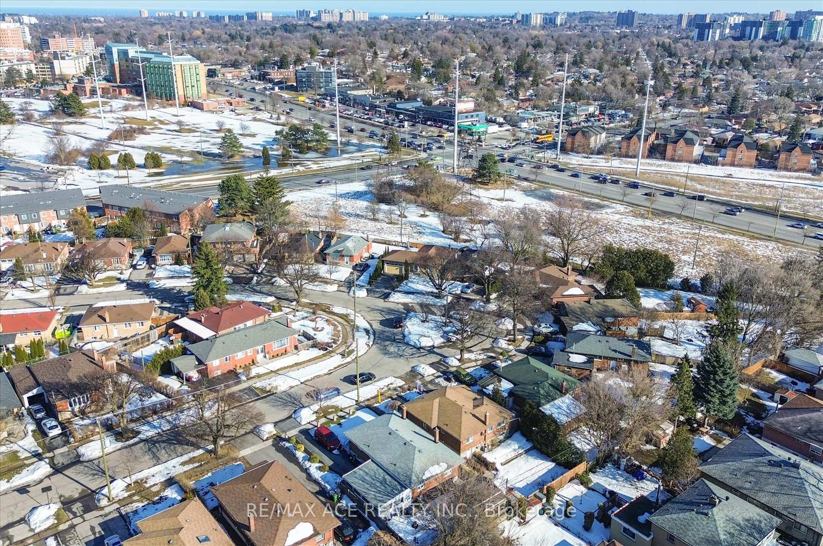 Photo 25 of 16 Roseglor Crescent, Scarborough, Bendale — HOMEH