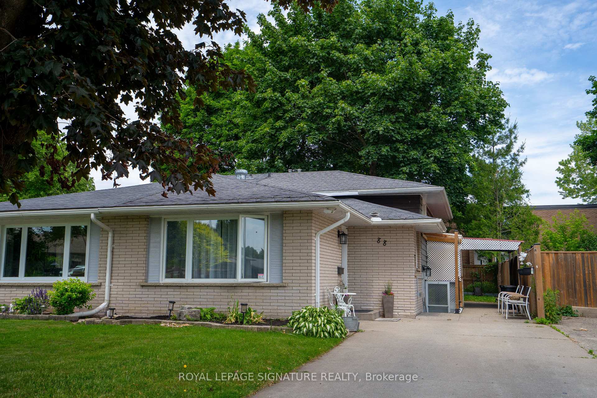 Photo 1 of 88 Conway Drive, Kitchener — HOMEH