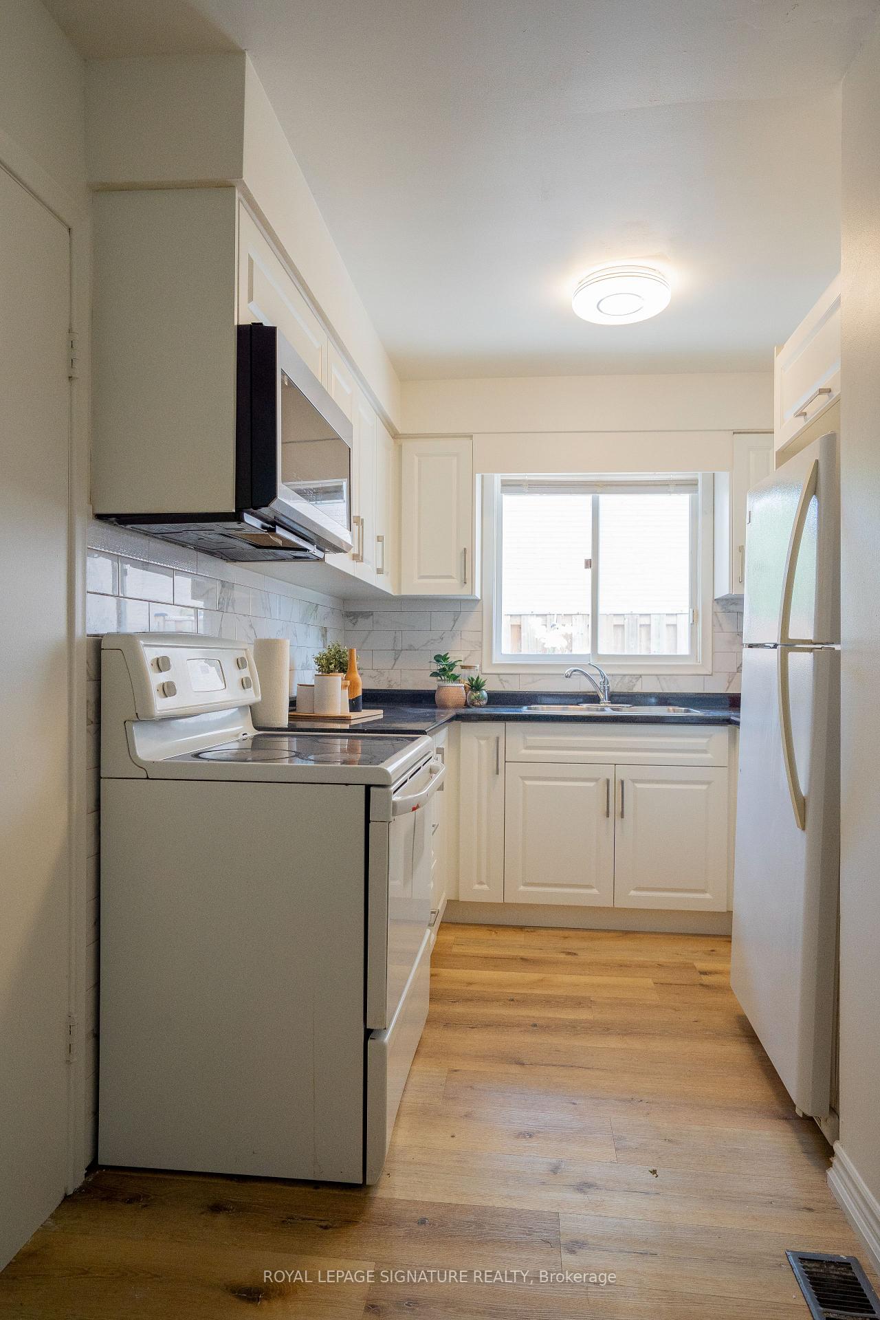 Photo 2 of 88 Conway Drive, Kitchener — HOMEH