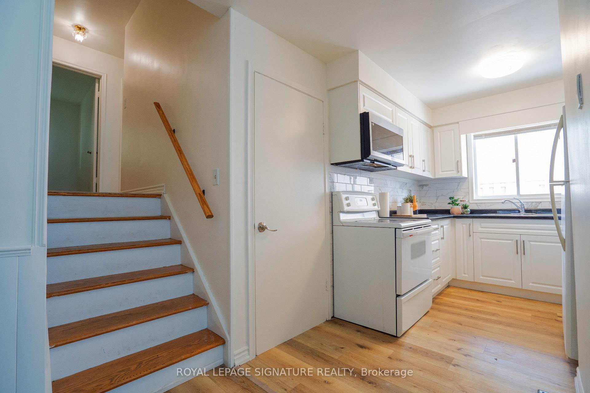 Photo 16 of 88 Conway Drive, Kitchener — HOMEH