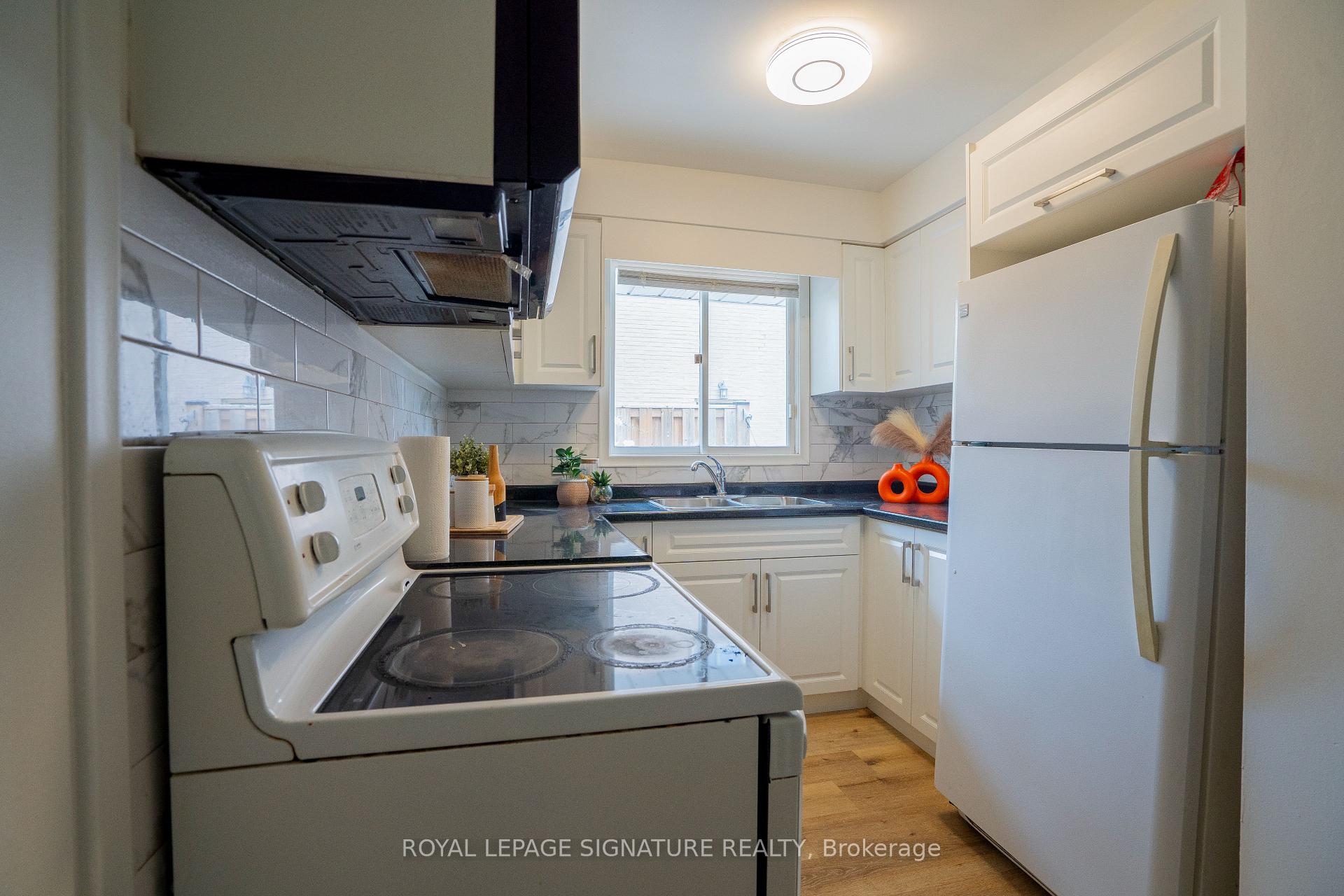 Photo 10 of 88 Conway Drive, Kitchener — HOMEH