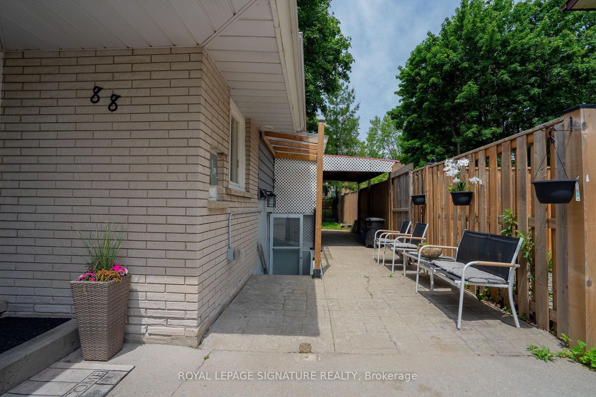 Photo 20 of 88 Conway Drive, Kitchener — HOMEH