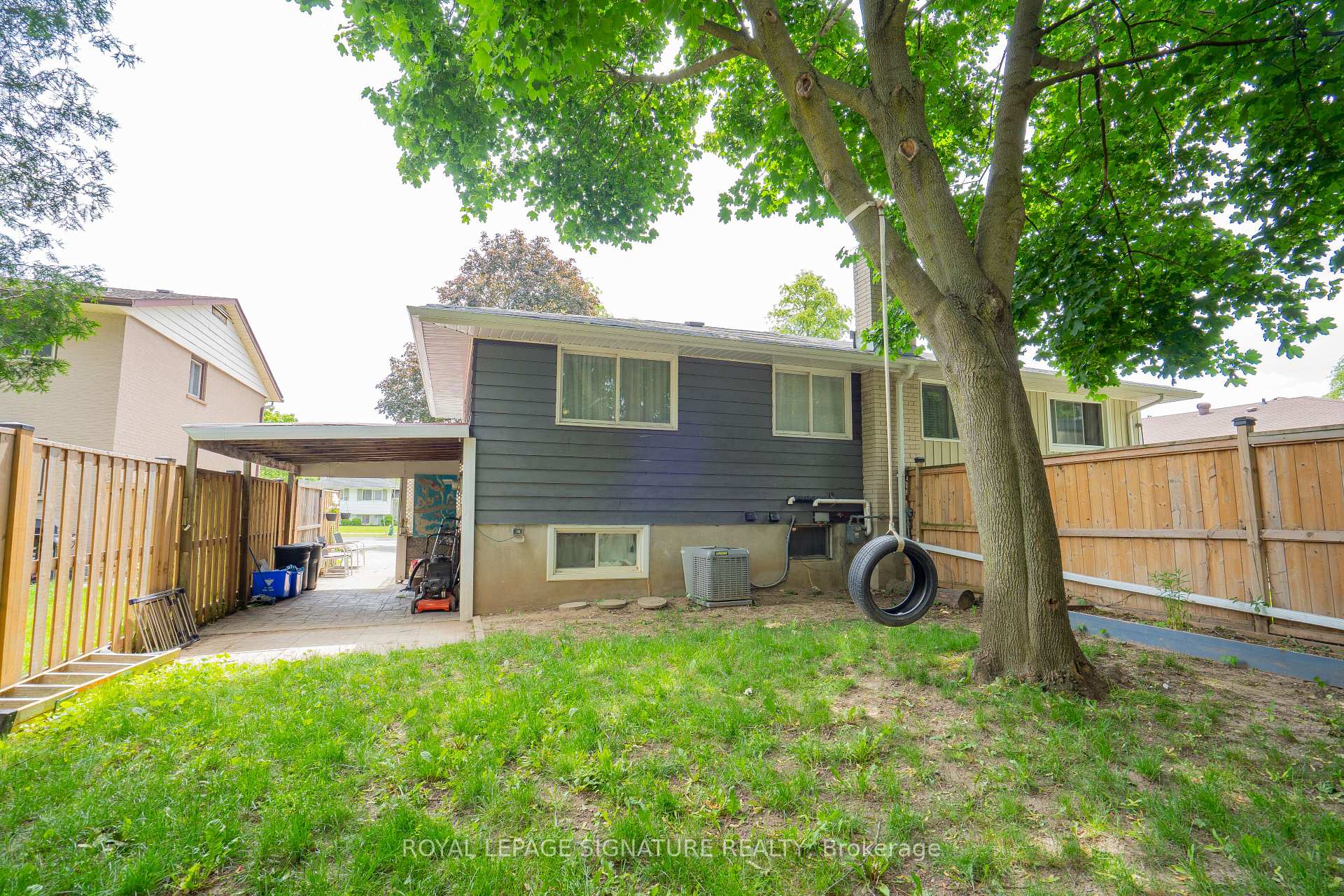 Photo 23 of 88 Conway Drive, Kitchener — HOMEH